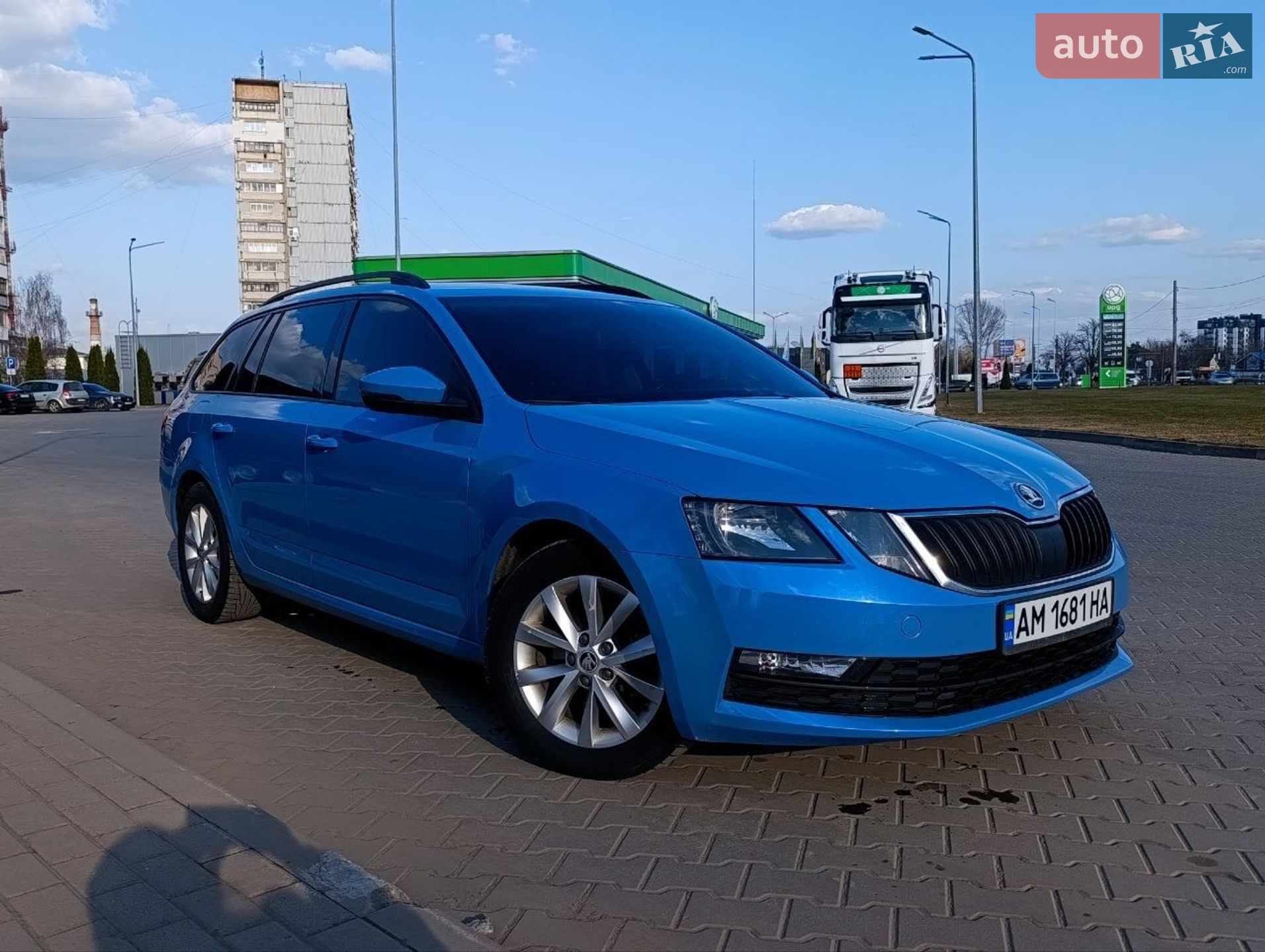 Skoda Octavia 2017 VIN TMBJJ7NE8J0104297 фото оголошення 12 з 25