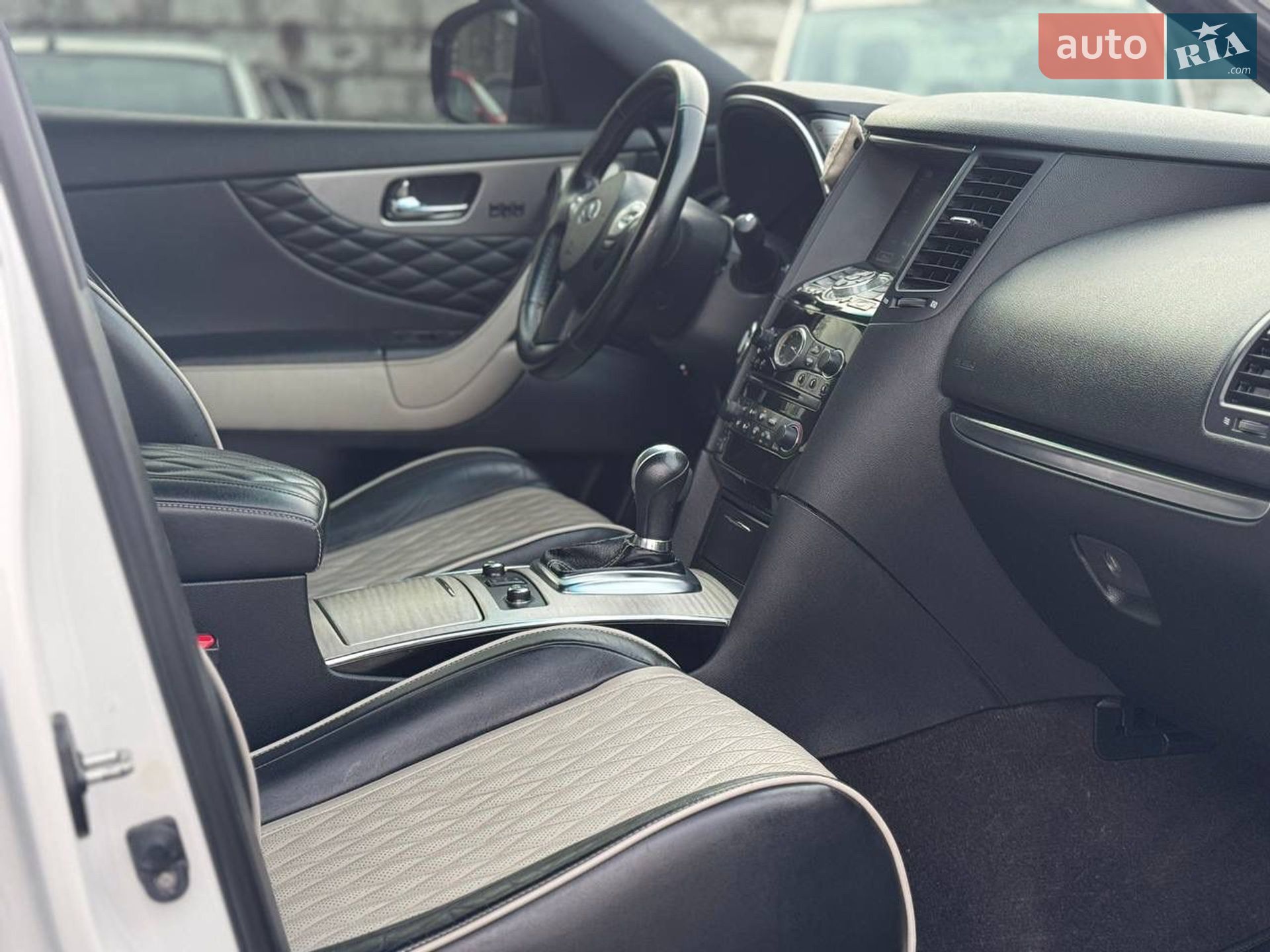 Infiniti QX70 2016 VIN JN8CS1MW7HM410914 фото оголошення 11 з 18