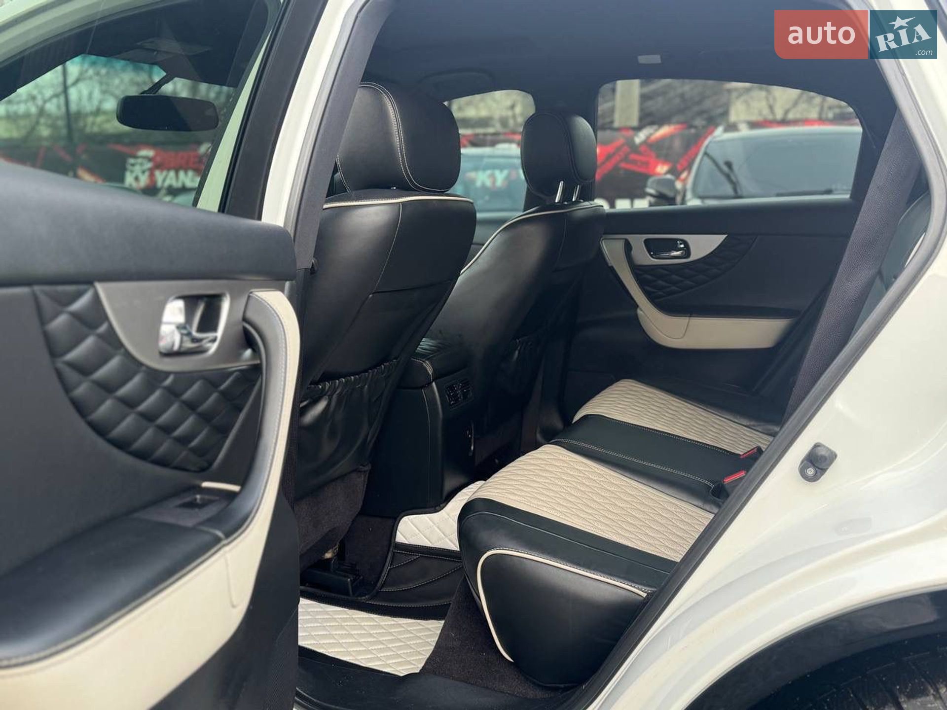 Infiniti QX70 2016 VIN JN8CS1MW7HM410914 фото оголошення 14 з 18