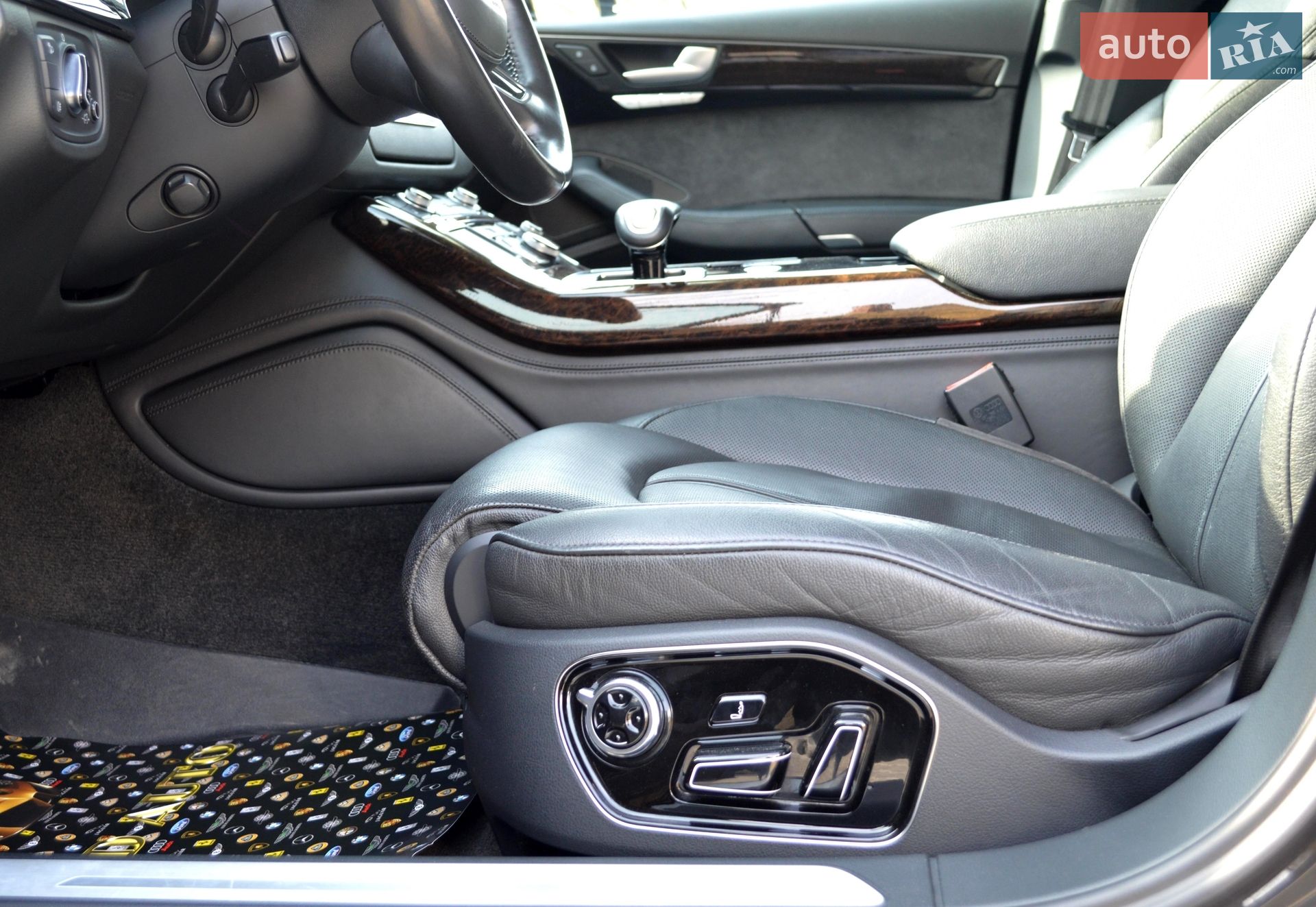 Audi A8 2012 VIN WAURGAFD3DN000695 фото оголошення 18 з 50