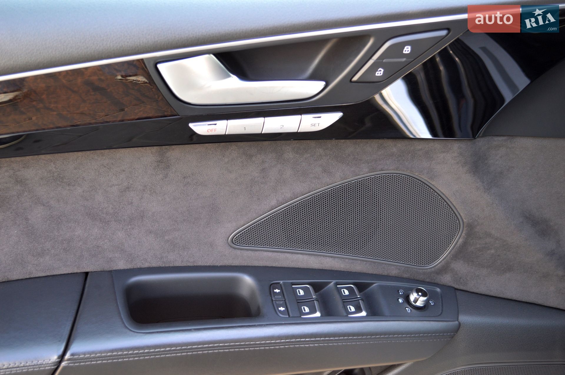 Audi A8 2012 VIN WAURGAFD3DN000695 фото оголошення 17 з 50