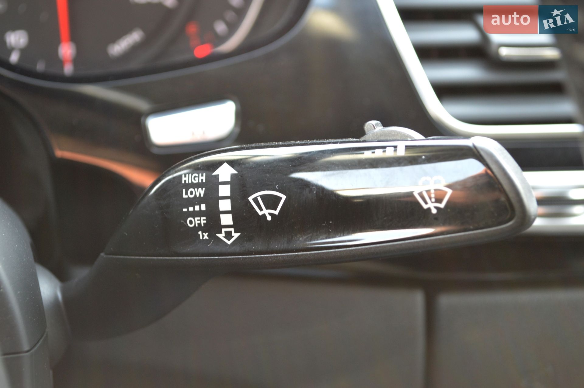 Audi A8 2012 VIN WAURGAFD3DN000695 фото оголошення 25 з 50