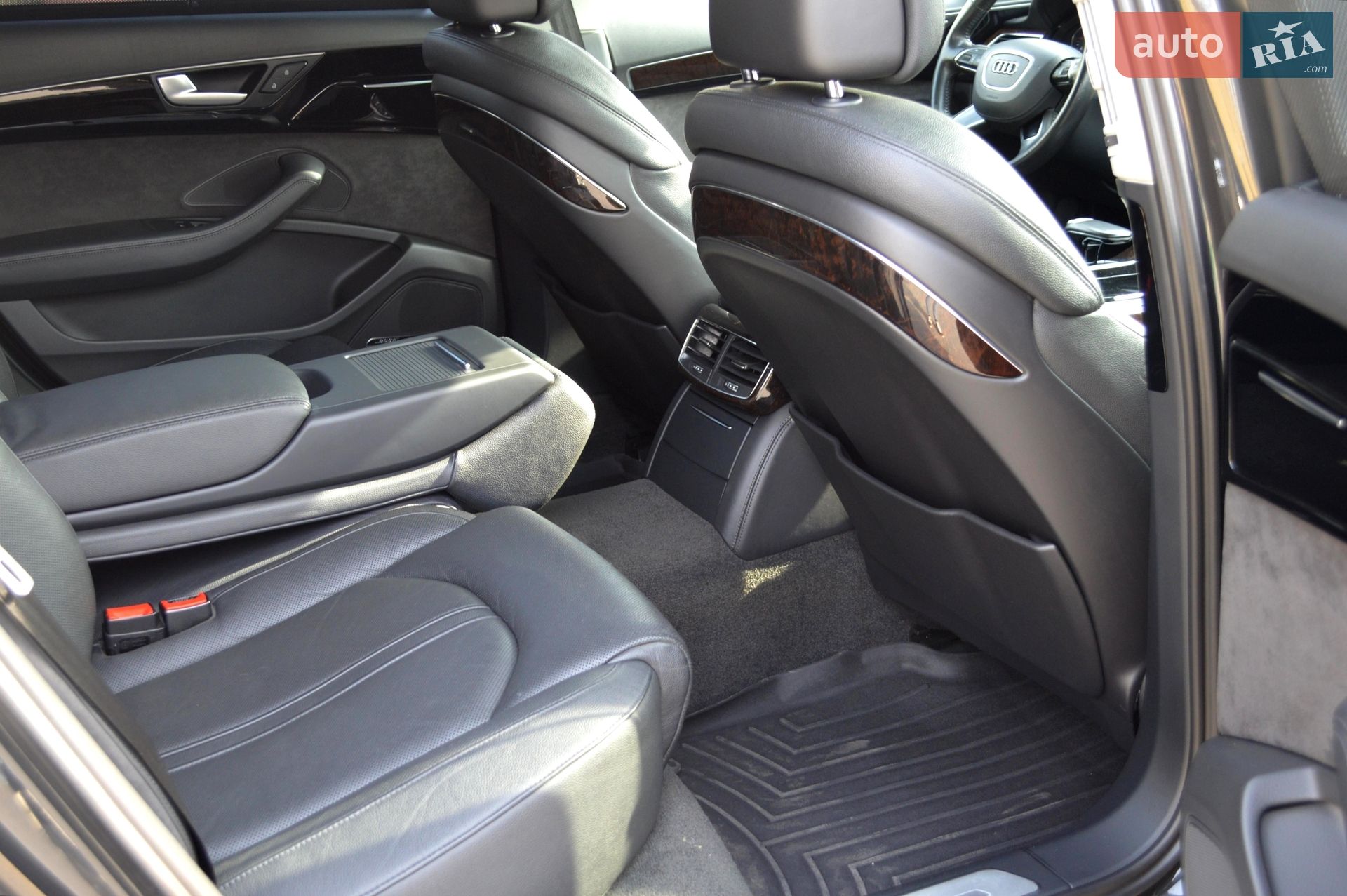 Audi A8 2012 VIN WAURGAFD3DN000695 фото оголошення 35 з 50