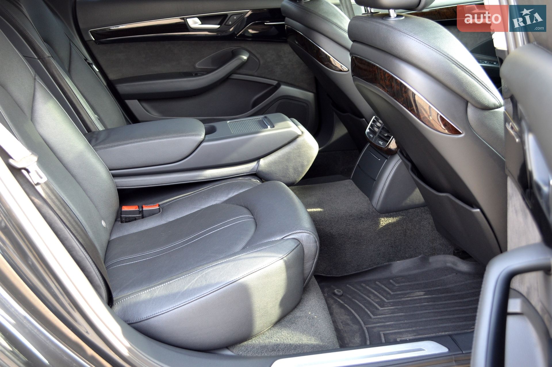 Audi A8 2012 VIN WAURGAFD3DN000695 фото оголошення 36 з 50