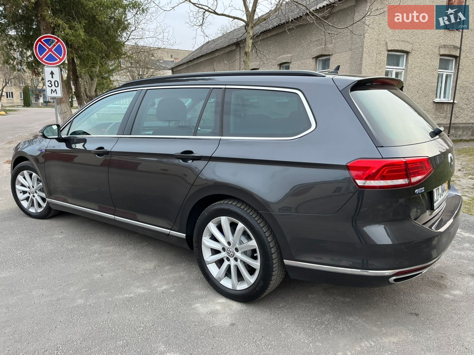 Volkswagen Passat 2018 VIN WVWZZZ3CZJE199137 фото оголошення 4 з 48
