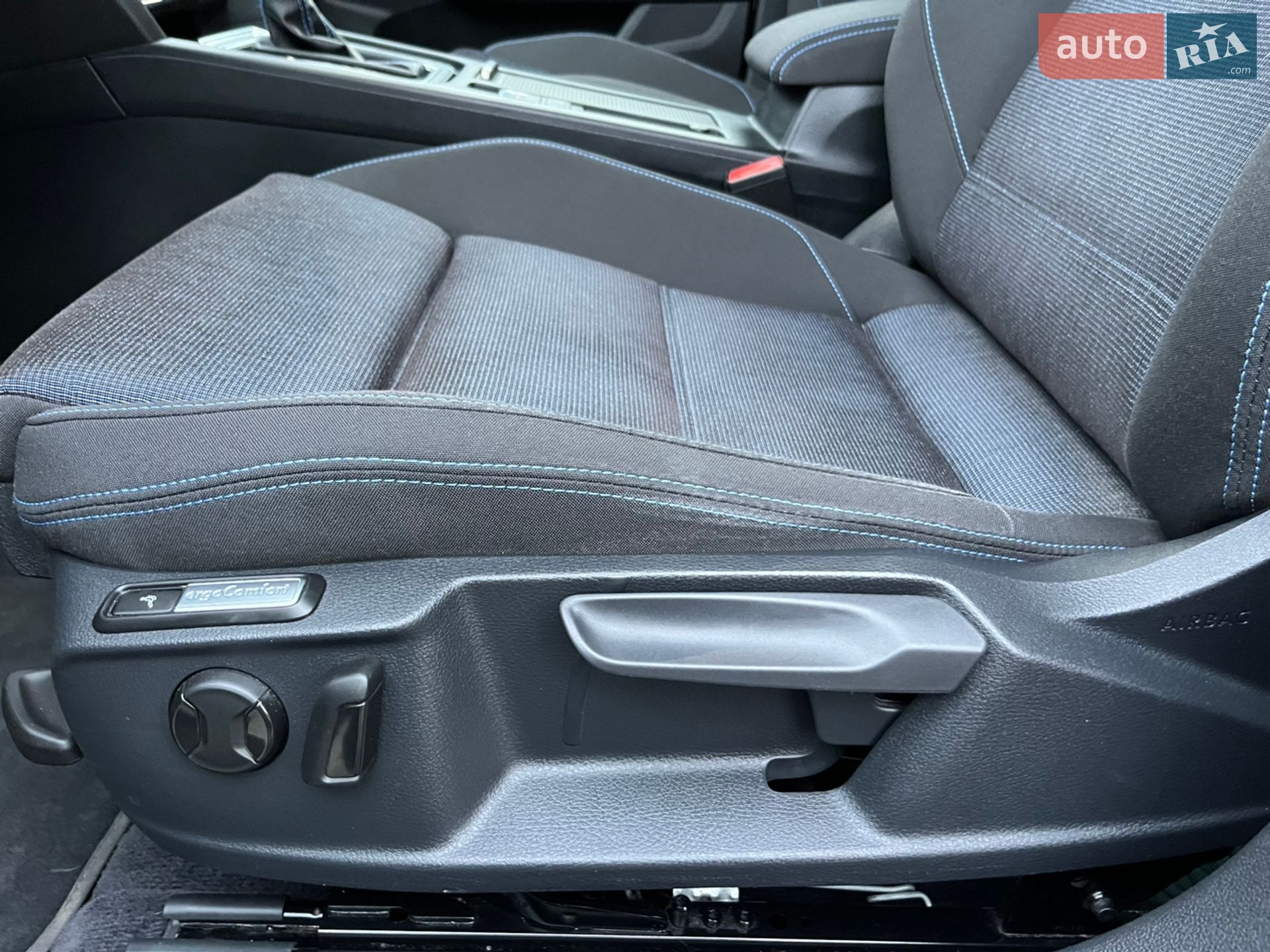 Volkswagen Passat 2018 VIN WVWZZZ3CZJE199137 фото оголошення 17 з 48