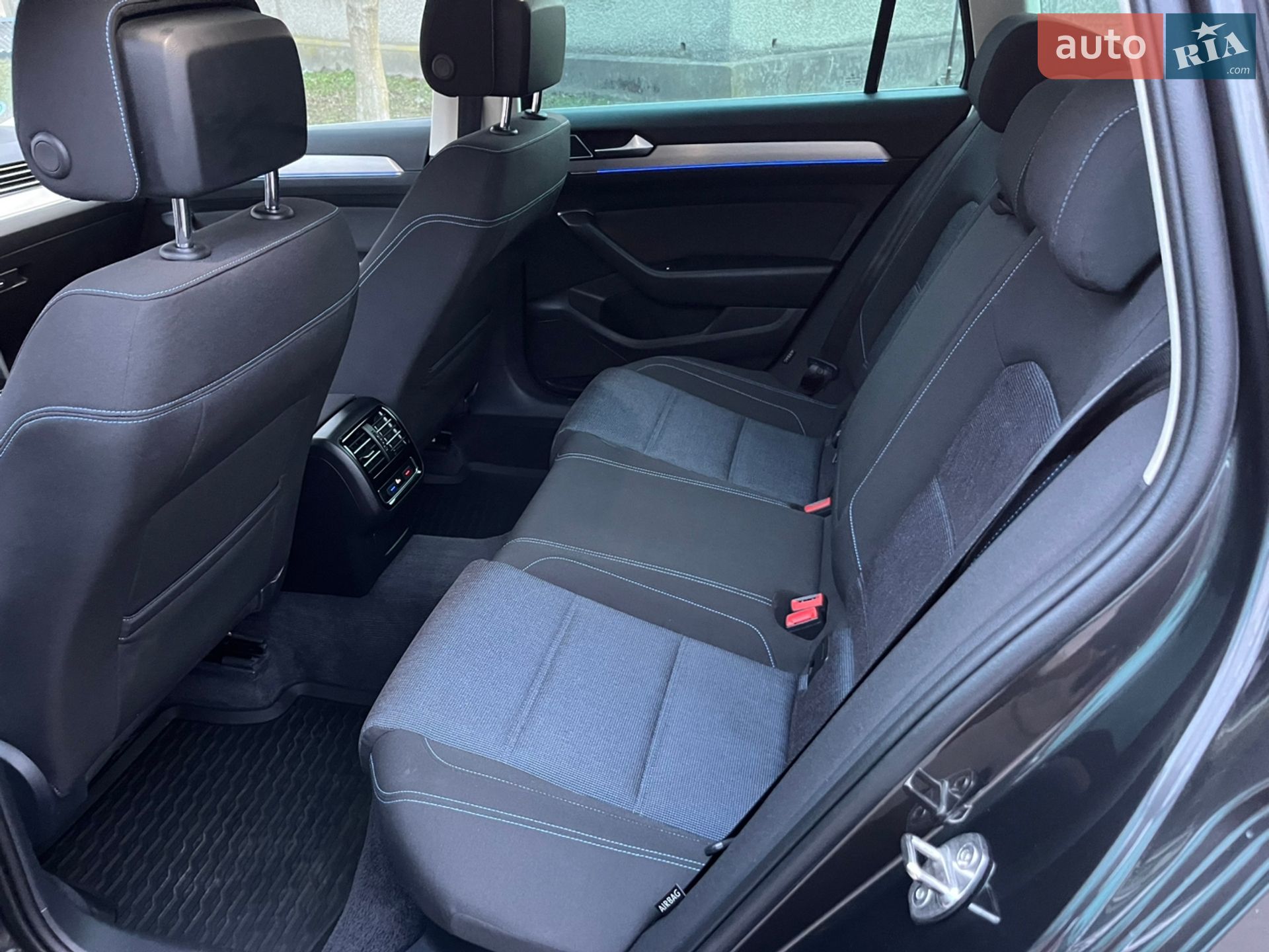 Volkswagen Passat 2018 VIN WVWZZZ3CZJE199137 фото оголошення 43 з 48