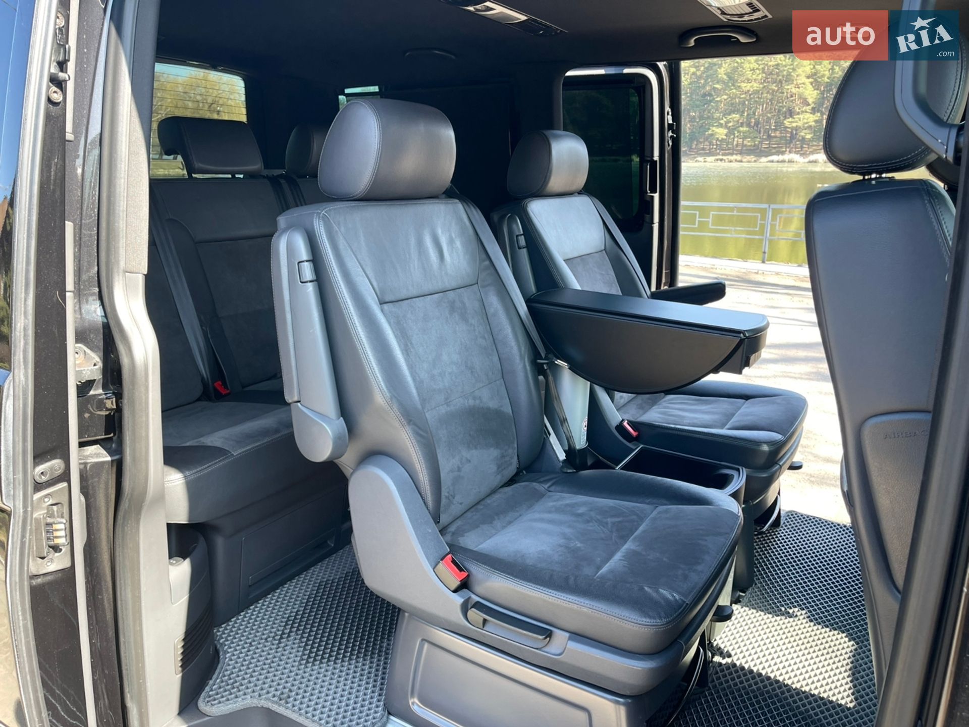 Volkswagen Multivan 2005 VIN WV2ZZZ7HZ6H007098 фото оголошення 14 з 16