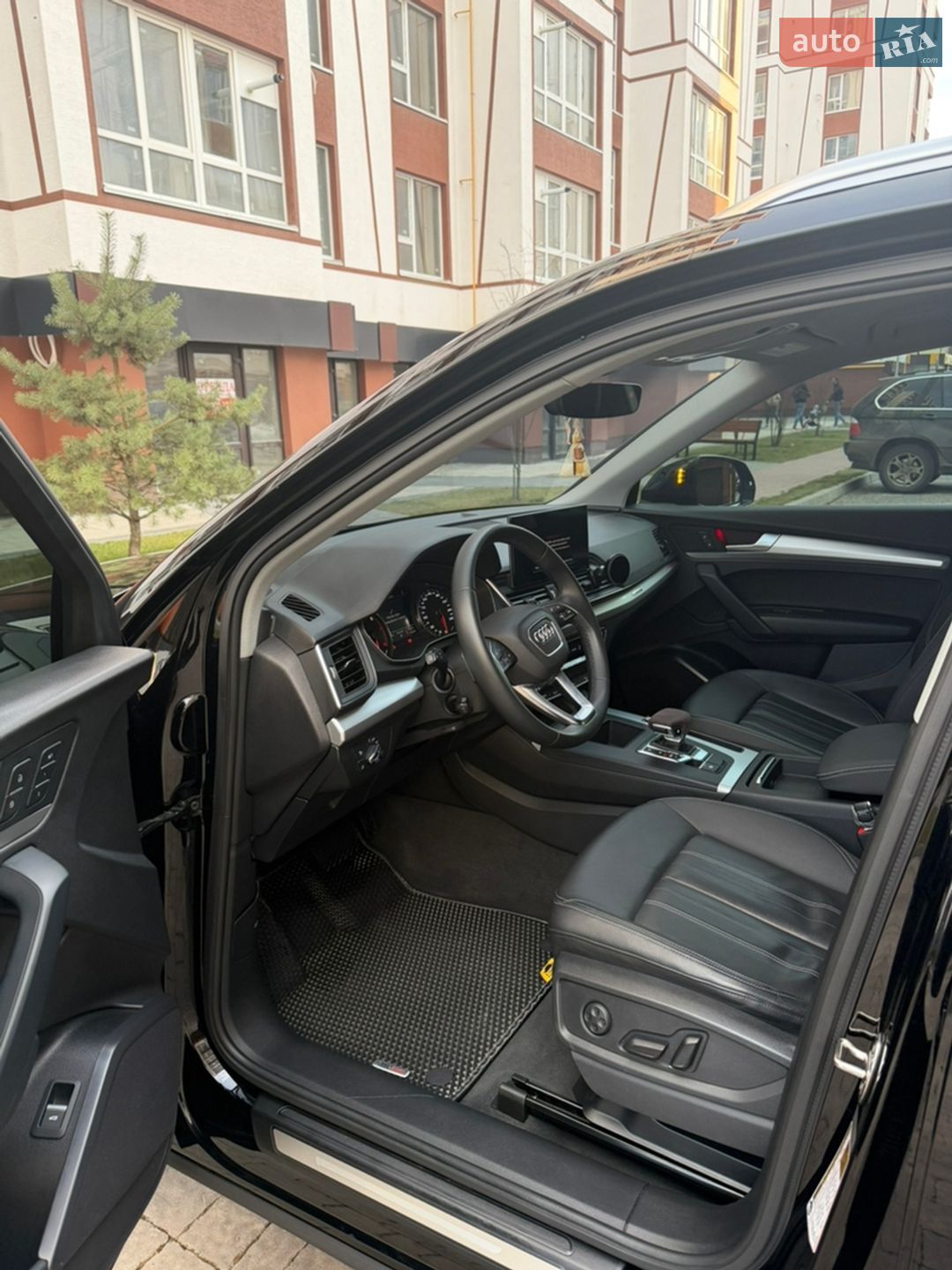Audi Q5 2020 VIN WA1AAAFY8M2003740 фото оголошення 6 з 72