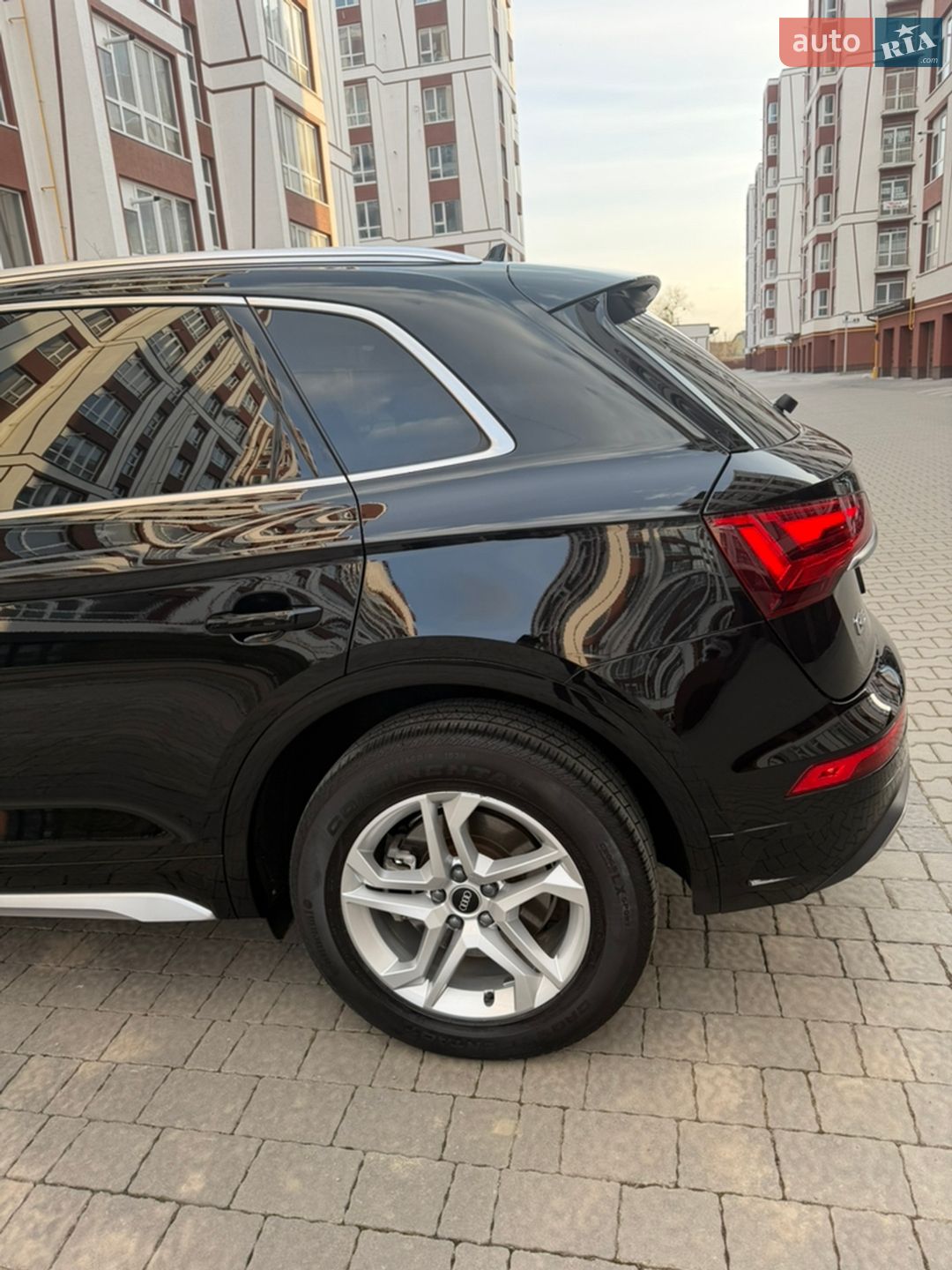 Audi Q5 2020 VIN WA1AAAFY8M2003740 фото оголошення 7 з 72