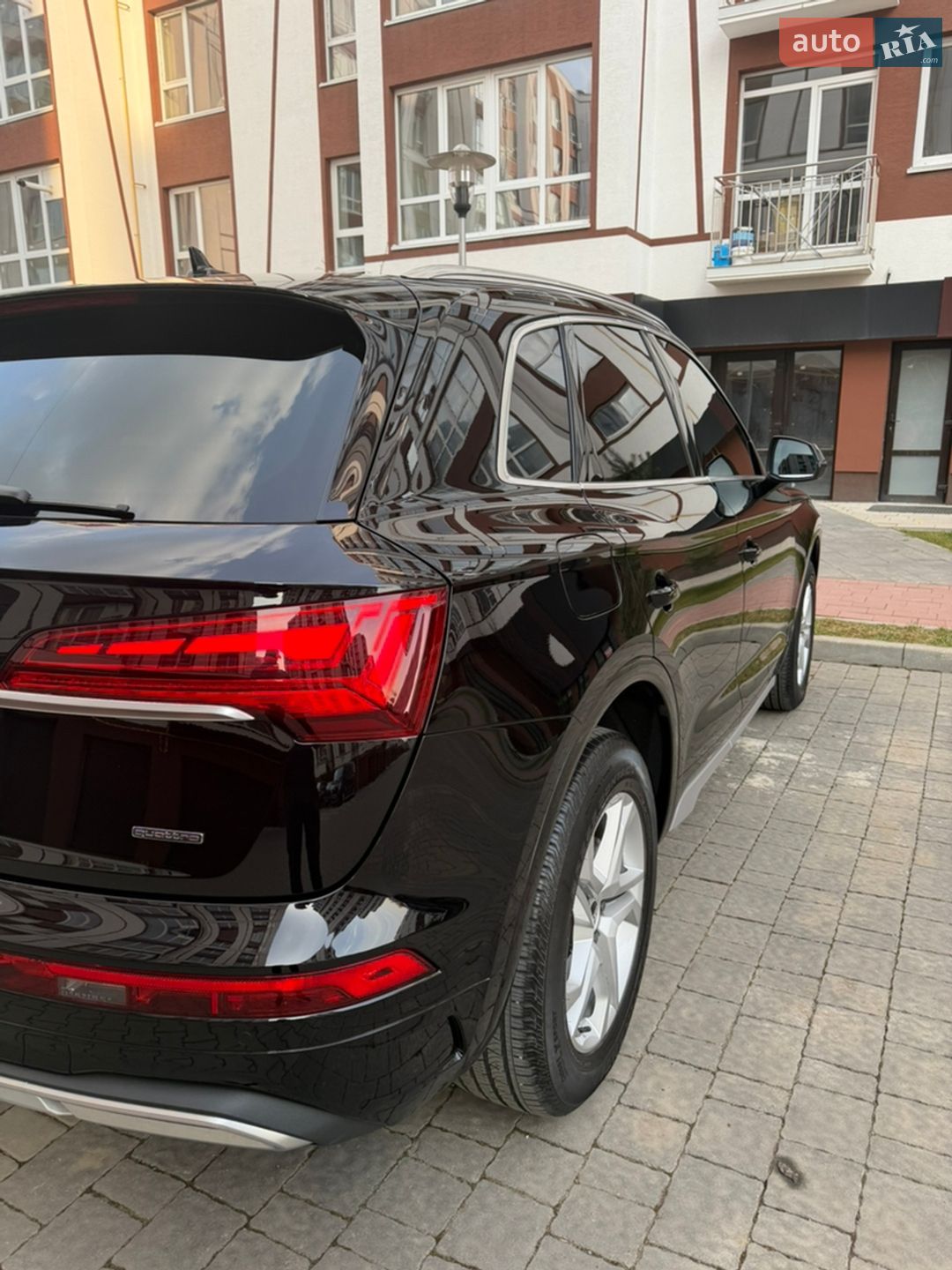 Audi Q5 2020 VIN WA1AAAFY8M2003740 фото оголошення 11 з 72