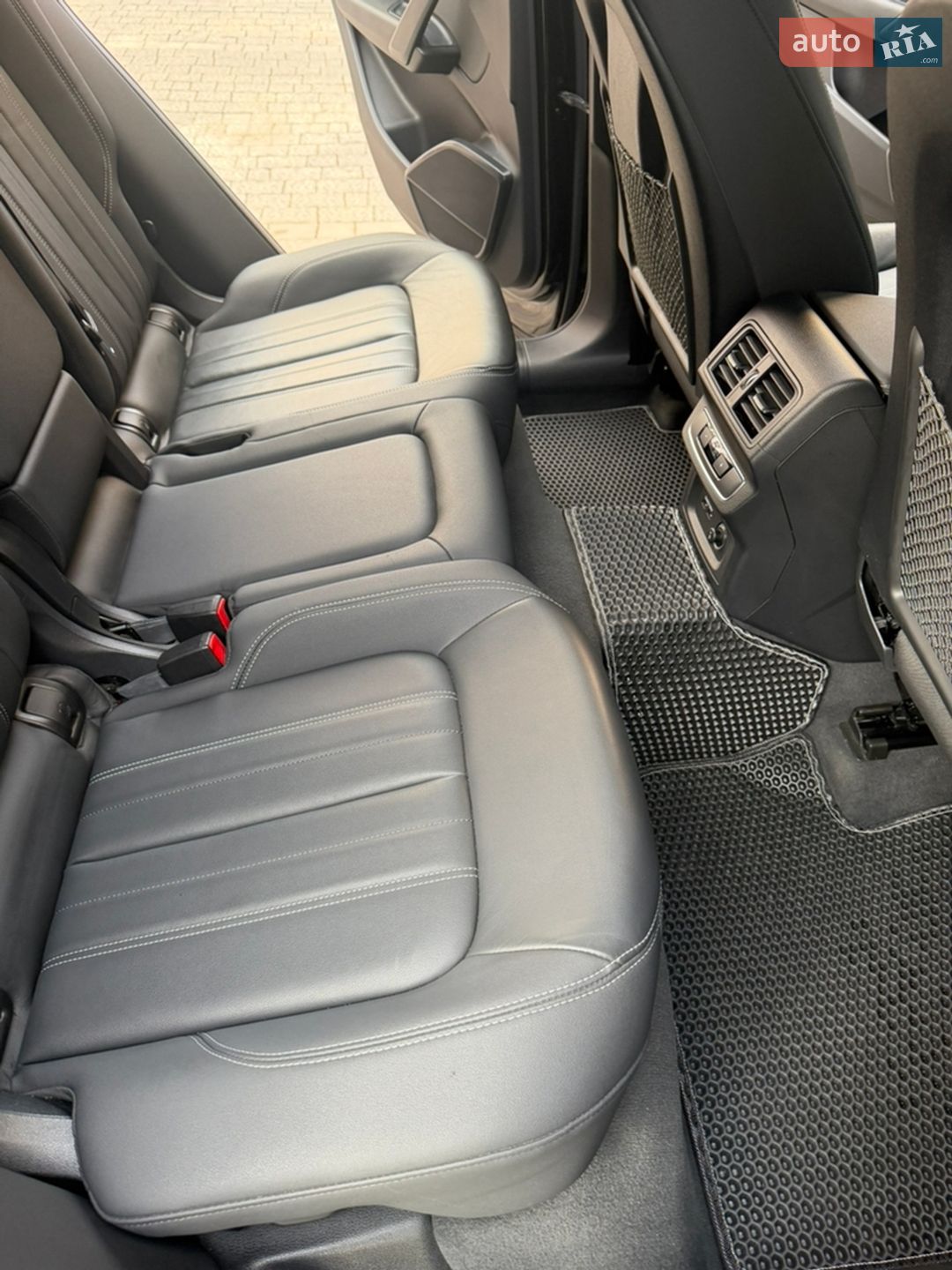 Audi Q5 2020 VIN WA1AAAFY8M2003740 фото оголошення 16 з 72