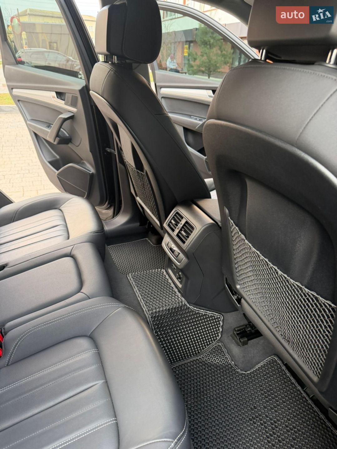 Audi Q5 2020 VIN WA1AAAFY8M2003740 фото оголошення 18 з 72