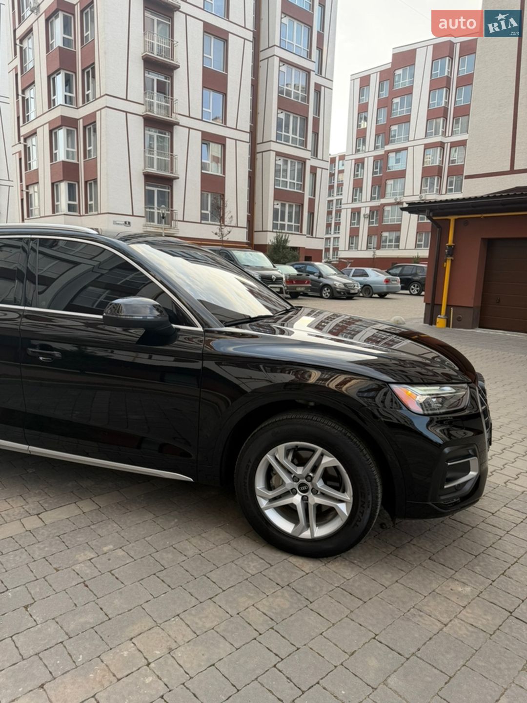 Audi Q5 2020 VIN WA1AAAFY8M2003740 фото оголошення 33 з 72