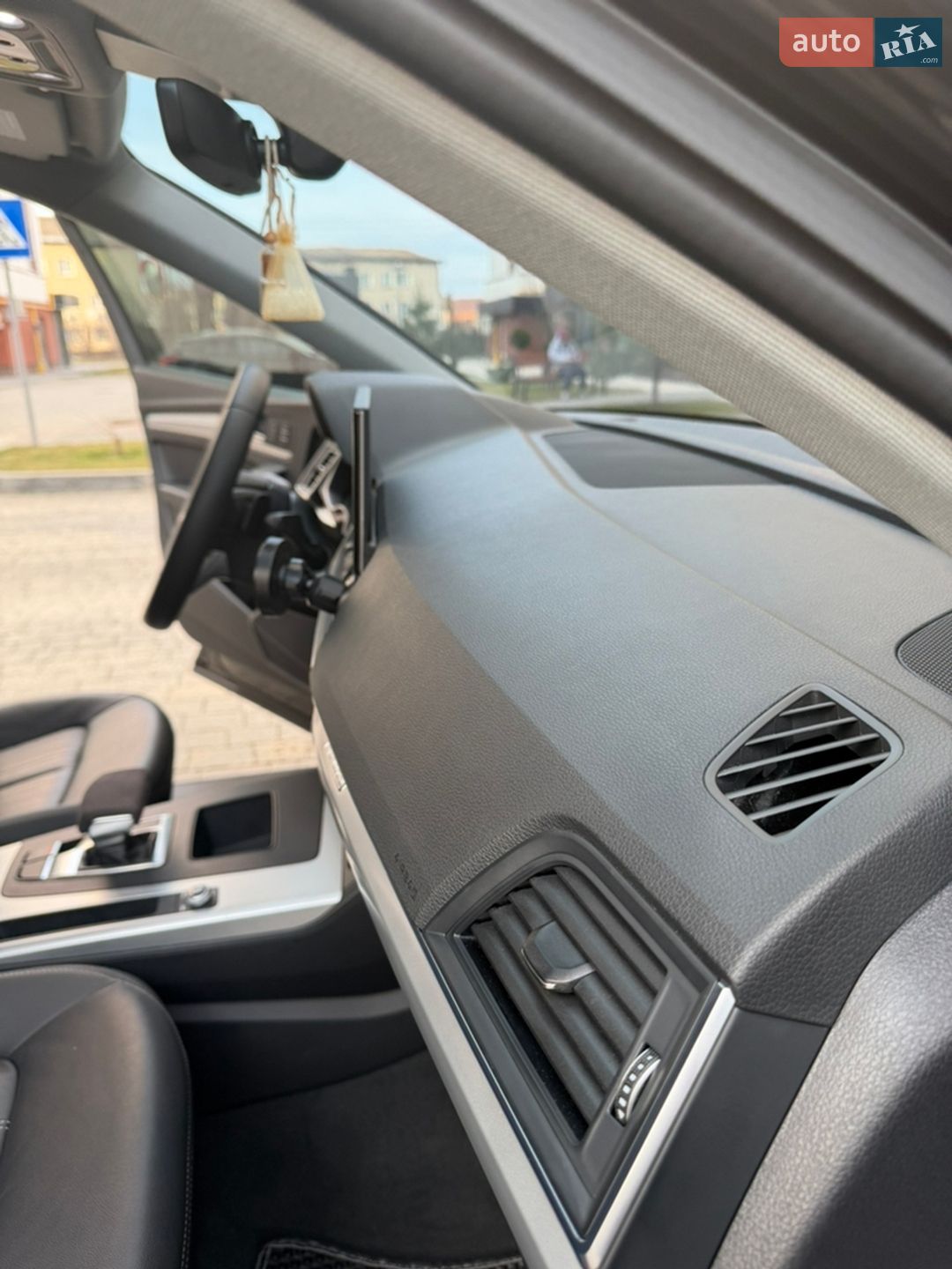 Audi Q5 2020 VIN WA1AAAFY8M2003740 фото оголошення 69 з 72