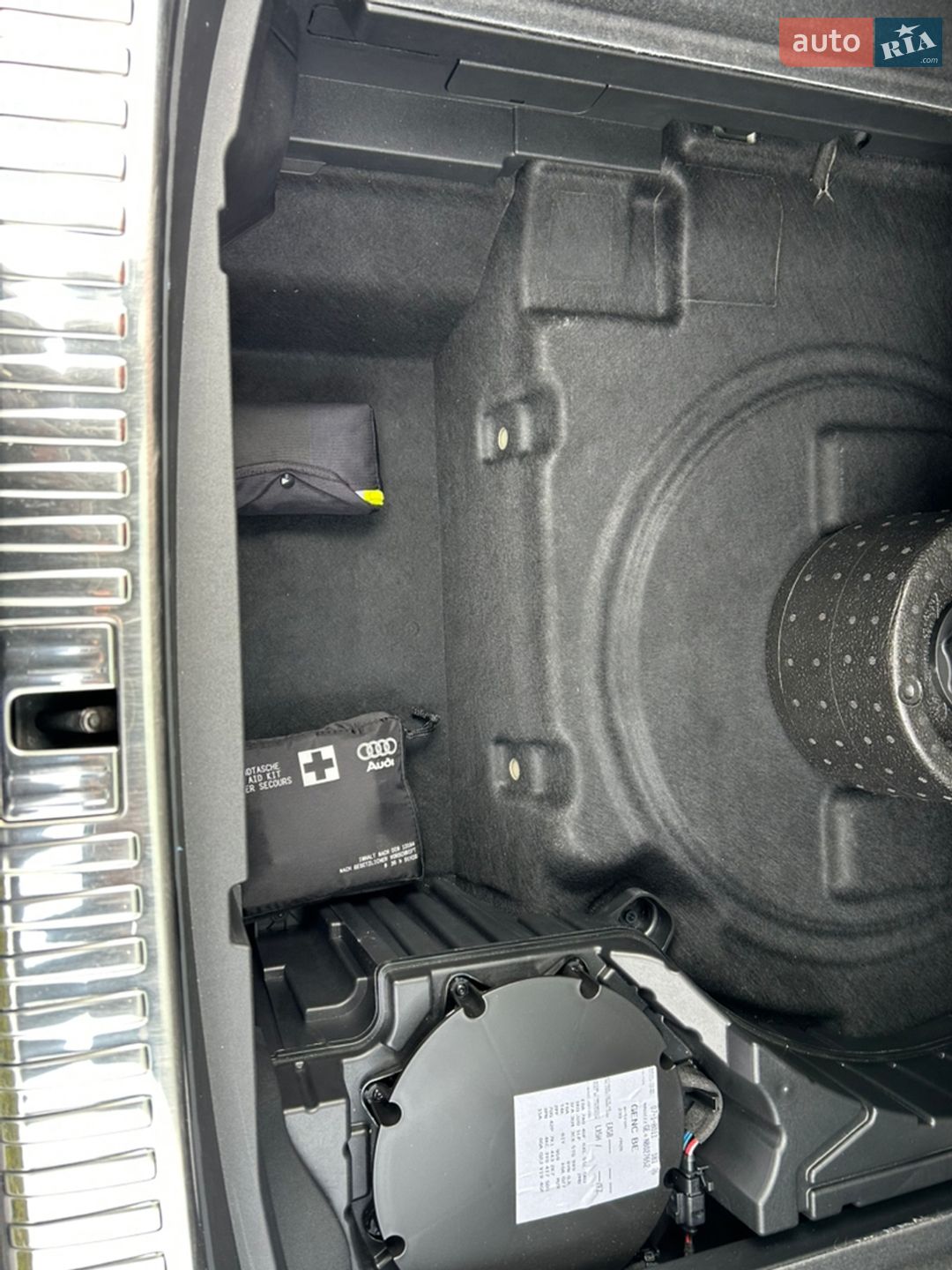 Audi e-tron 2022 VIN WAUZZZGE6NB027652 фото оголошення 14 з 34