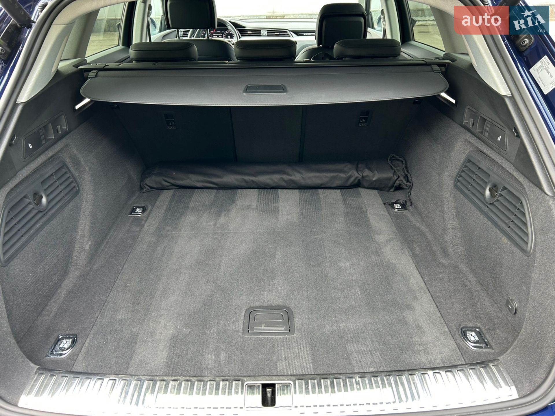 Audi e-tron 2022 VIN WAUZZZGE6NB027652 фото оголошення 15 з 34