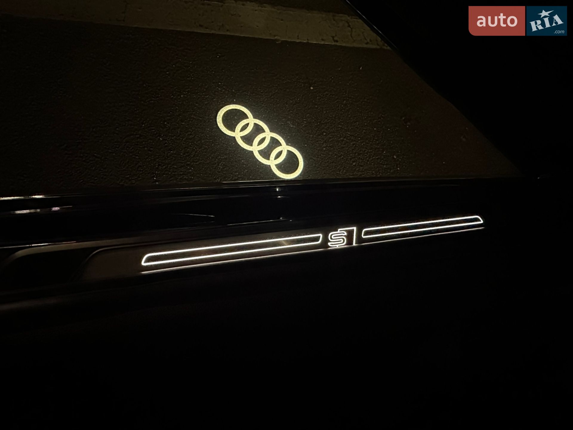 Audi A4 2020 VIN WAUDAAF41MN004496 фото оголошення 3 з 35