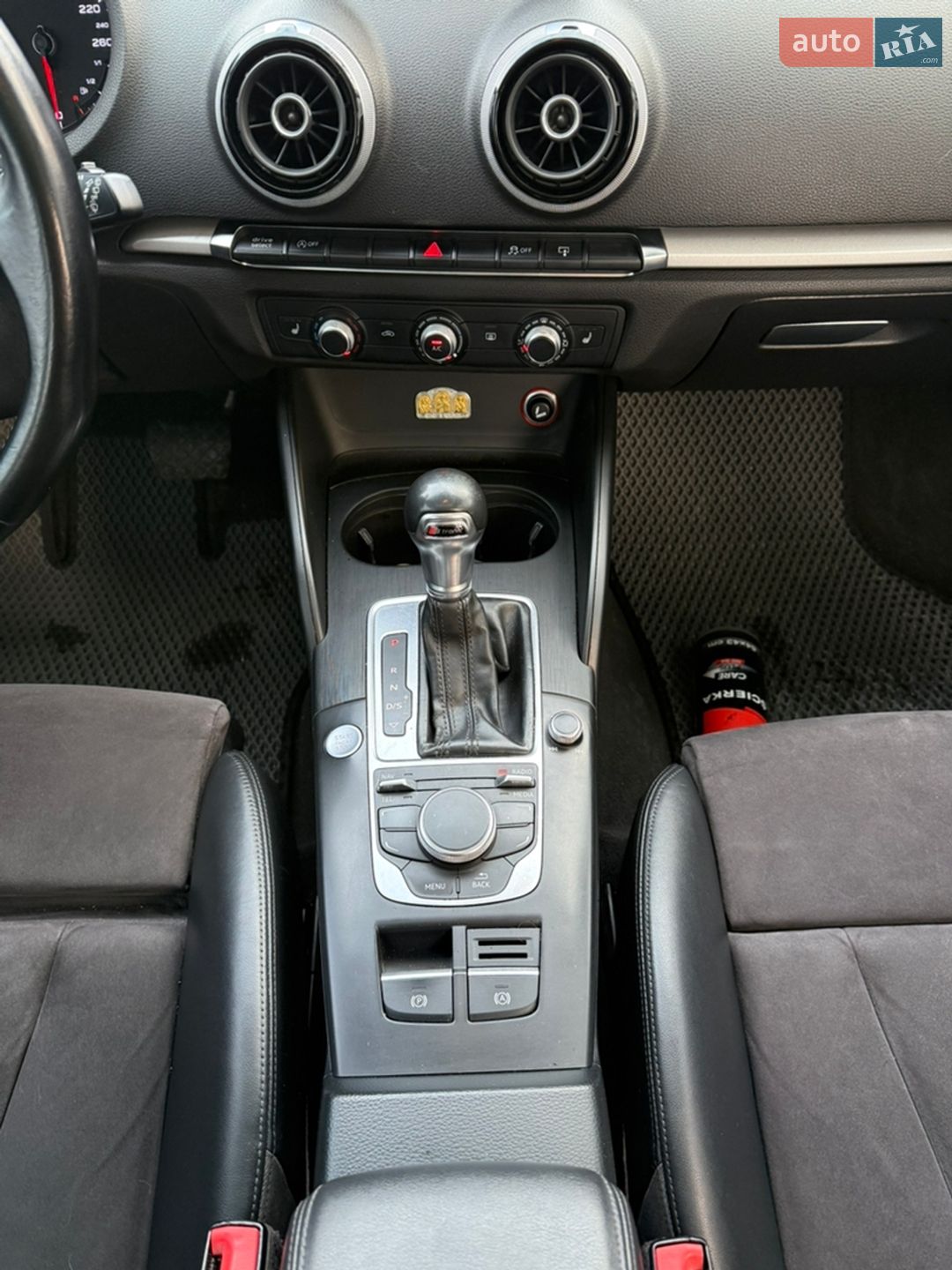 Audi A3 2016 VIN WAUZZZ8V9GA149820 фото оголошення 32 з 47