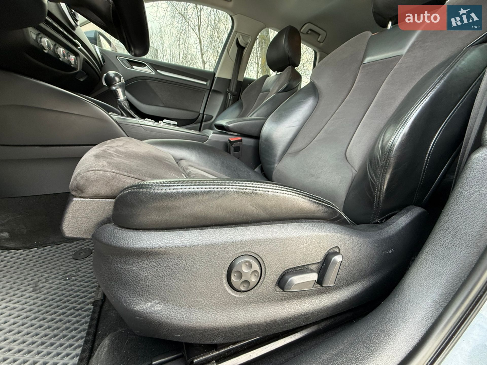 Audi A3 2016 VIN WAUZZZ8V9GA149820 фото оголошення 39 з 47