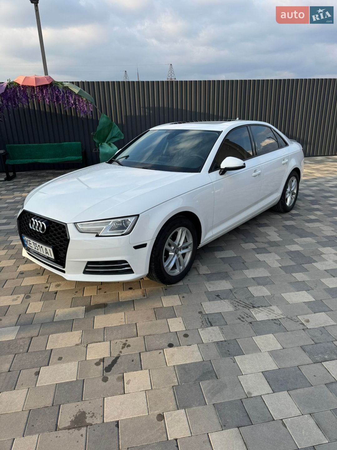 Audi A4 2017 VIN WAUGNAF41HN057657 фото оголошення 3 з 24