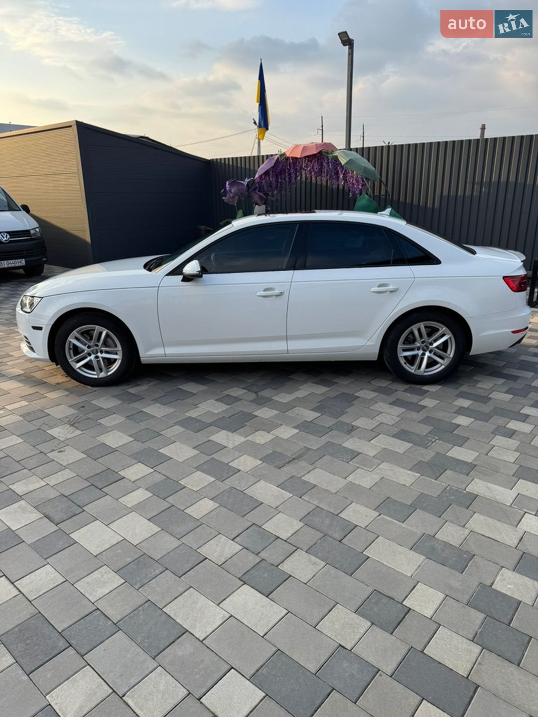 Audi A4 2017 VIN WAUGNAF41HN057657 фото оголошення 5 з 24