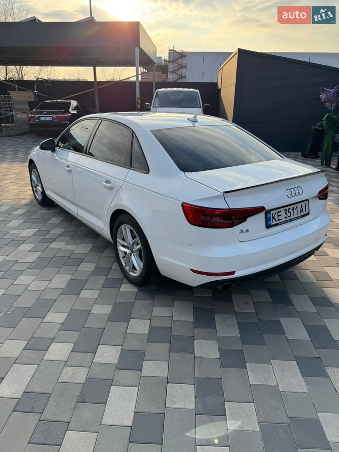 Audi A4 2017 VIN WAUGNAF41HN057657 фото оголошення 7 з 24