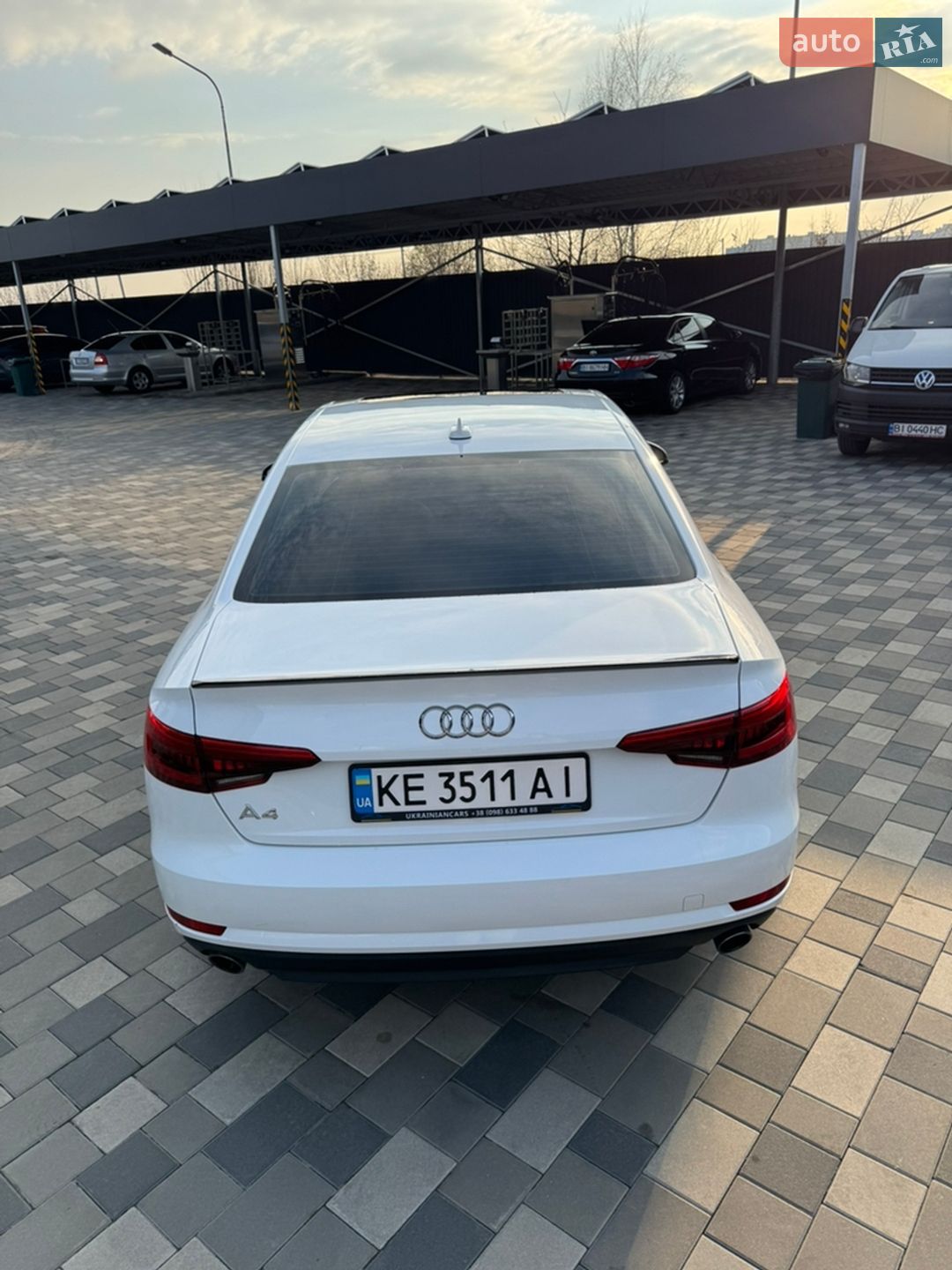 Audi A4 2017 VIN WAUGNAF41HN057657 фото оголошення 9 з 24