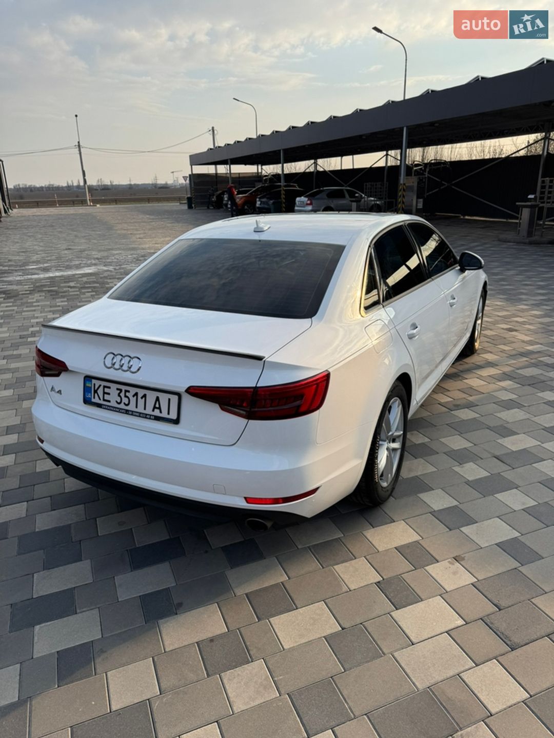 Audi A4 2017 VIN WAUGNAF41HN057657 фото оголошення 8 з 24