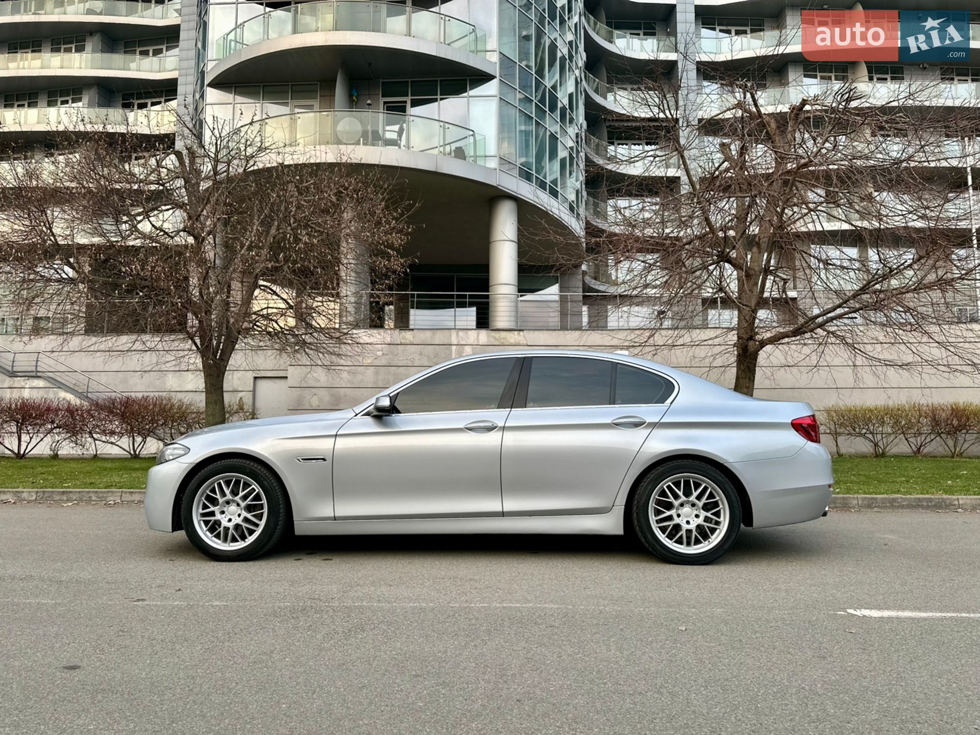 BMW 5 Series 2016 VIN WBA5B1C59GG134694 фото оголошення 3 з 15