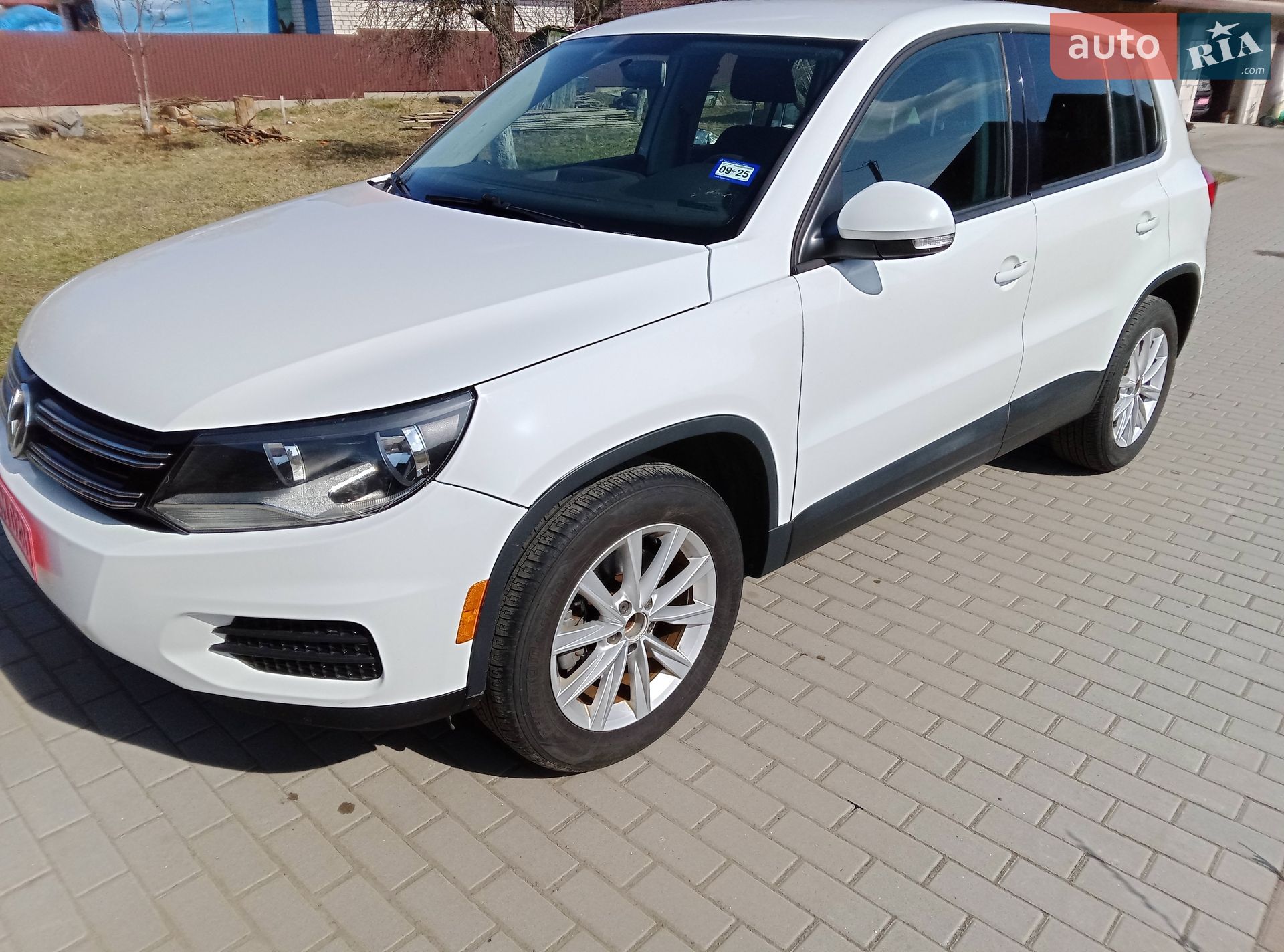 Volkswagen Tiguan 2017 VIN WVGBV7AX0HK053971 фото оголошення 7 з 15