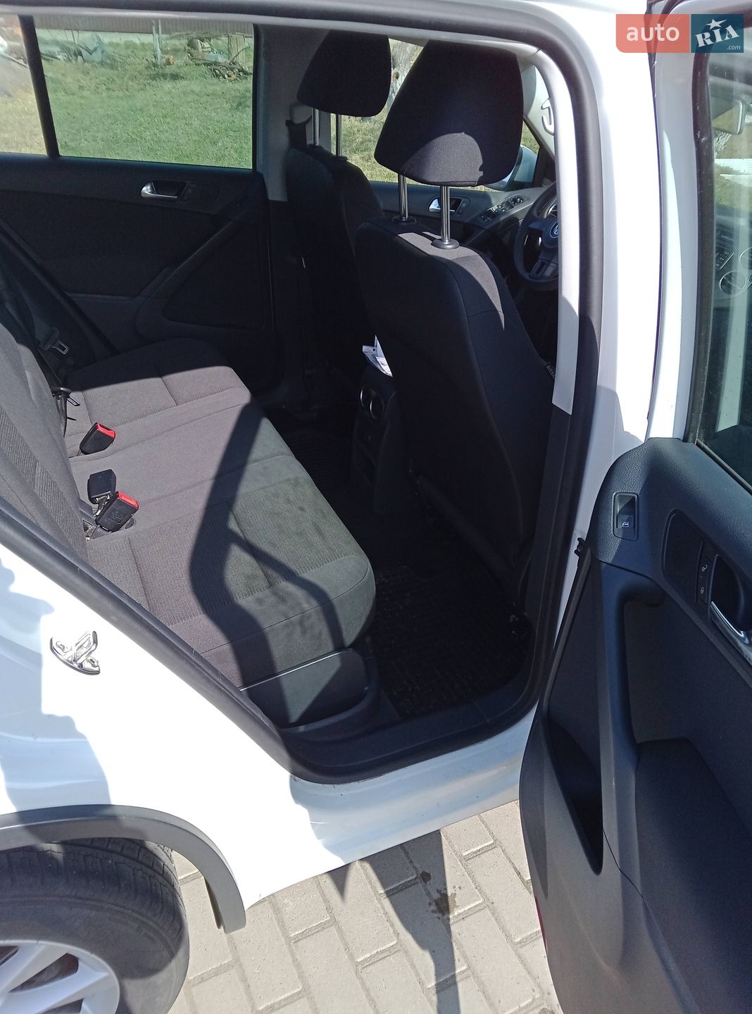 Volkswagen Tiguan 2017 VIN WVGBV7AX0HK053971 фото оголошення 13 з 15