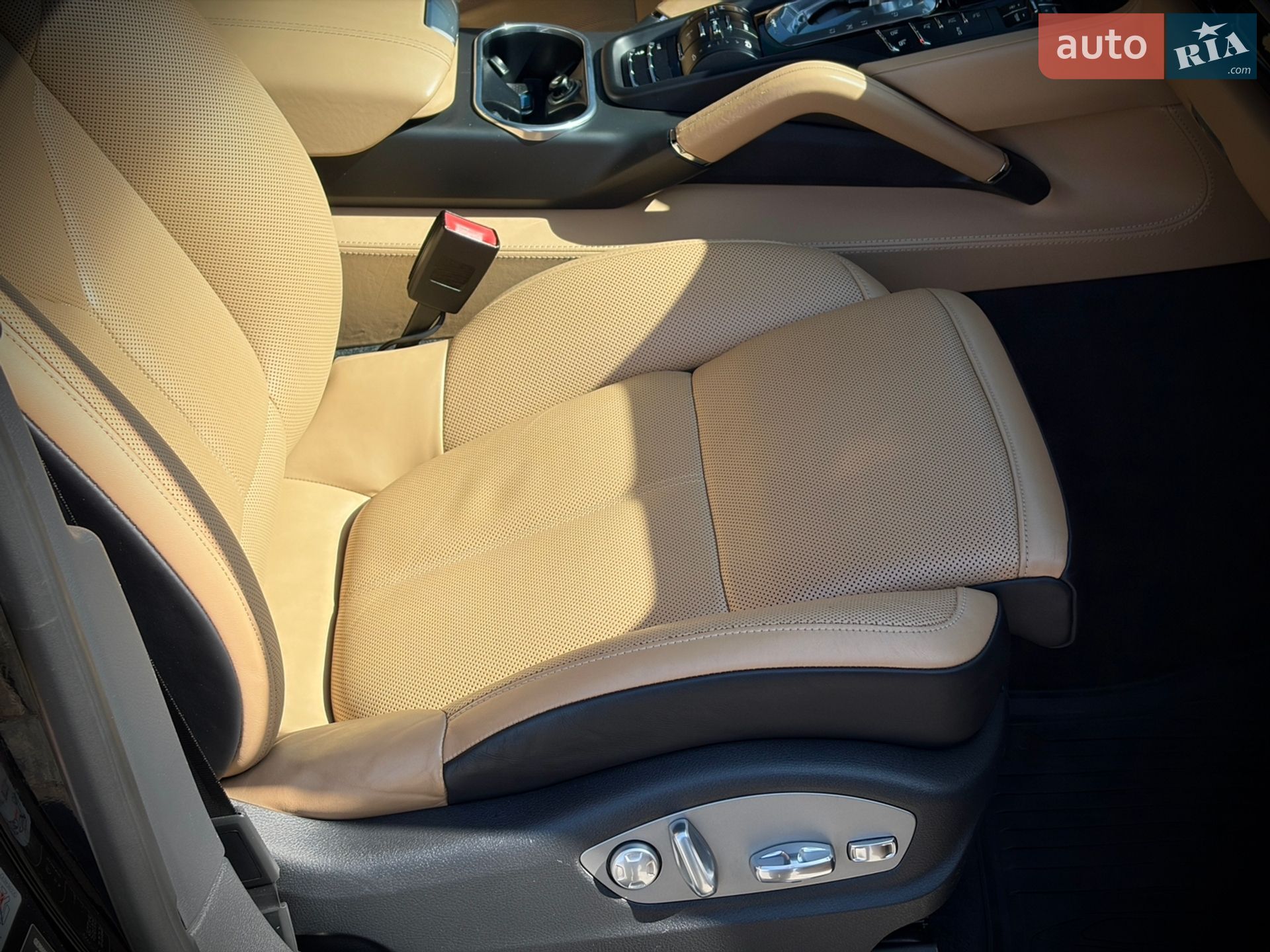 Porsche Cayenne 2013 VIN WP1ZZZ92ZELA65535 фото оголошення 23 з 50