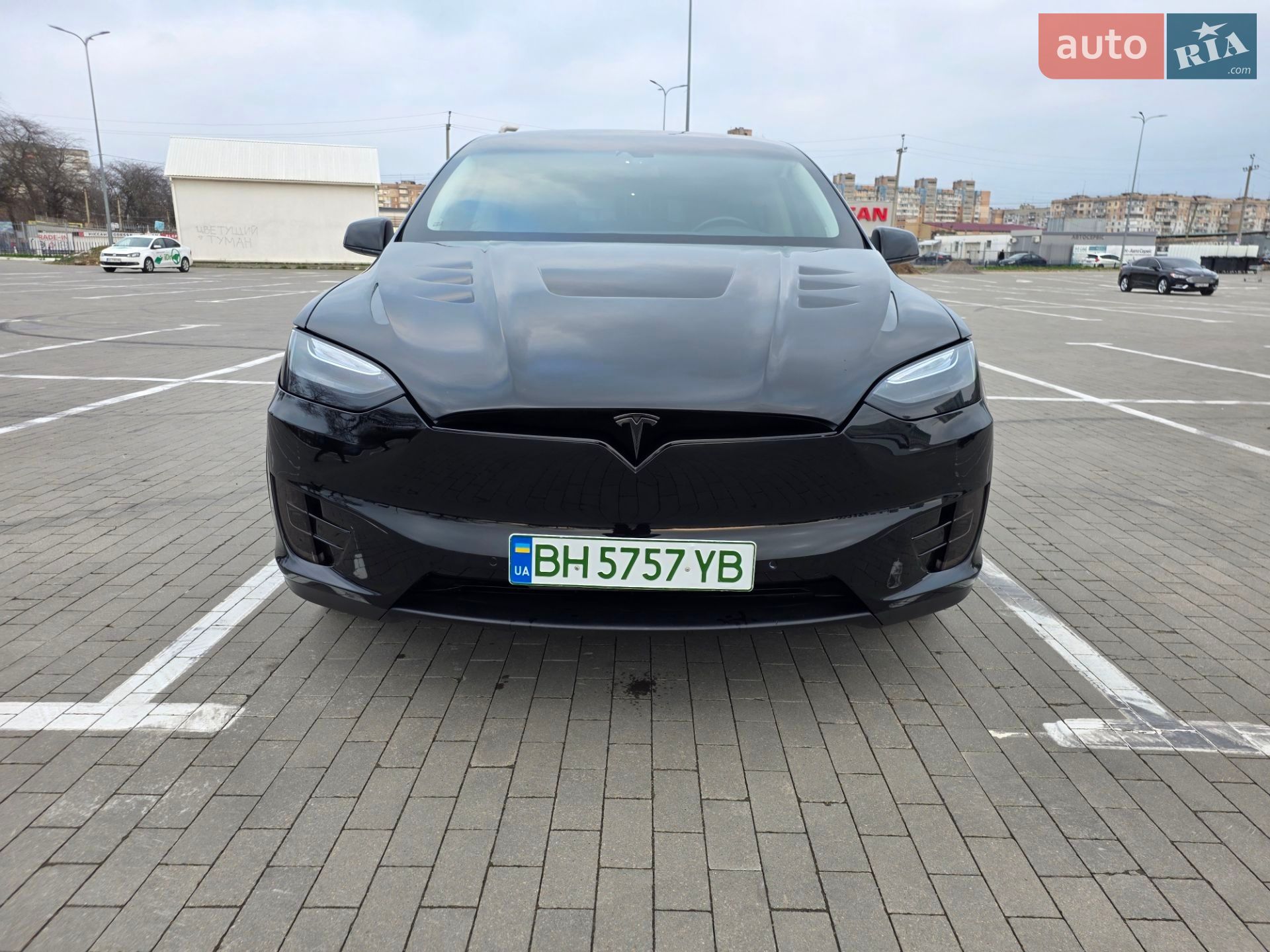 Tesla Model X 2016 VIN 5YJXCBE21GF011984 фото оголошення 2 з 43