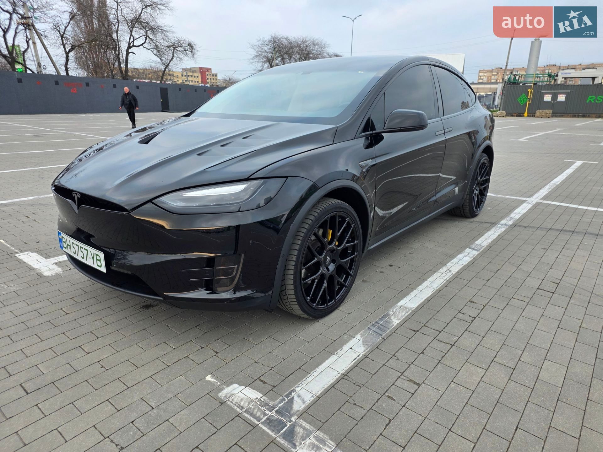 Tesla Model X 2016 VIN 5YJXCBE21GF011984 фото оголошення 5 з 43