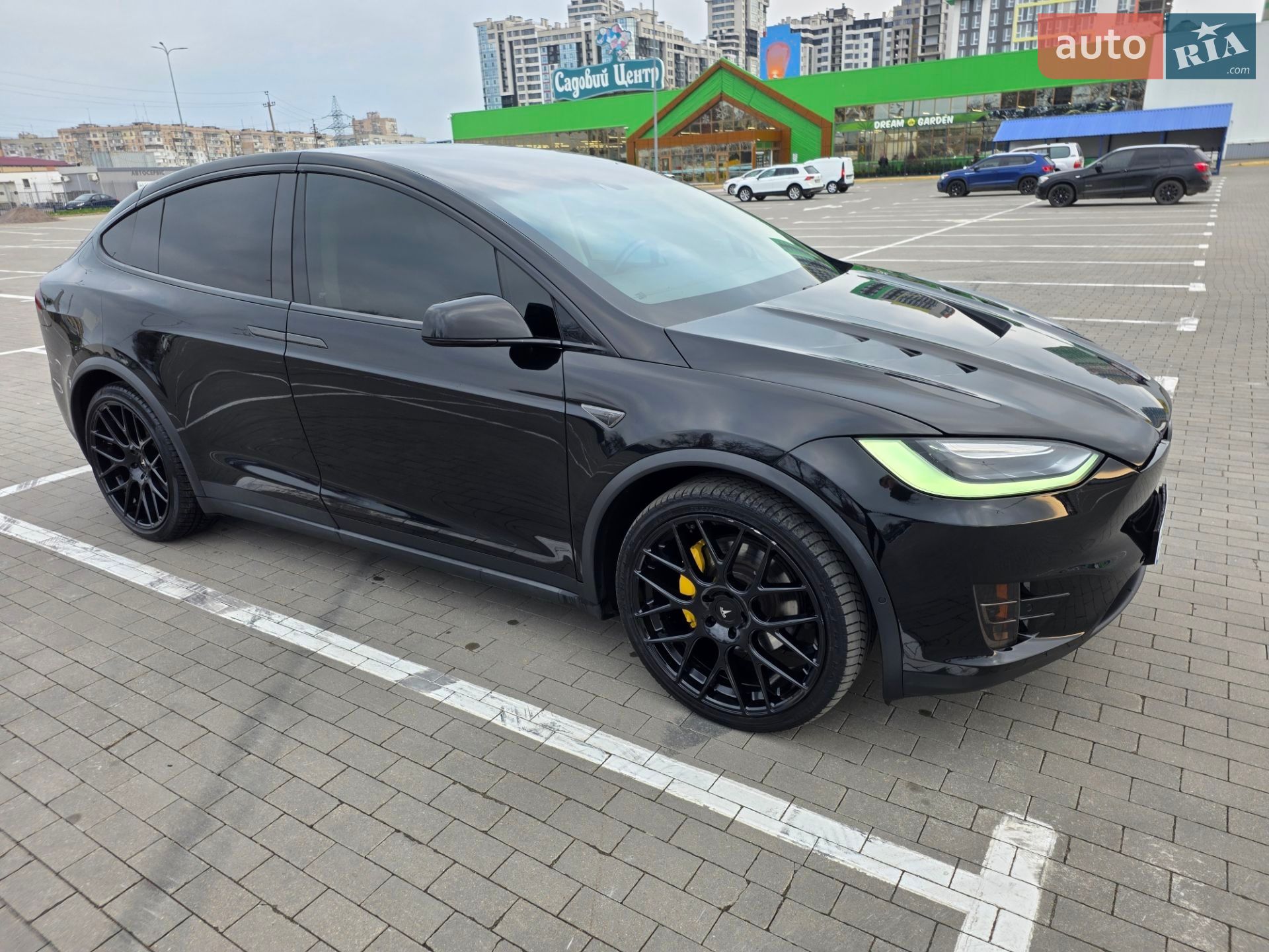 Tesla Model X 2016 VIN 5YJXCBE21GF011984 фото оголошення 13 з 43