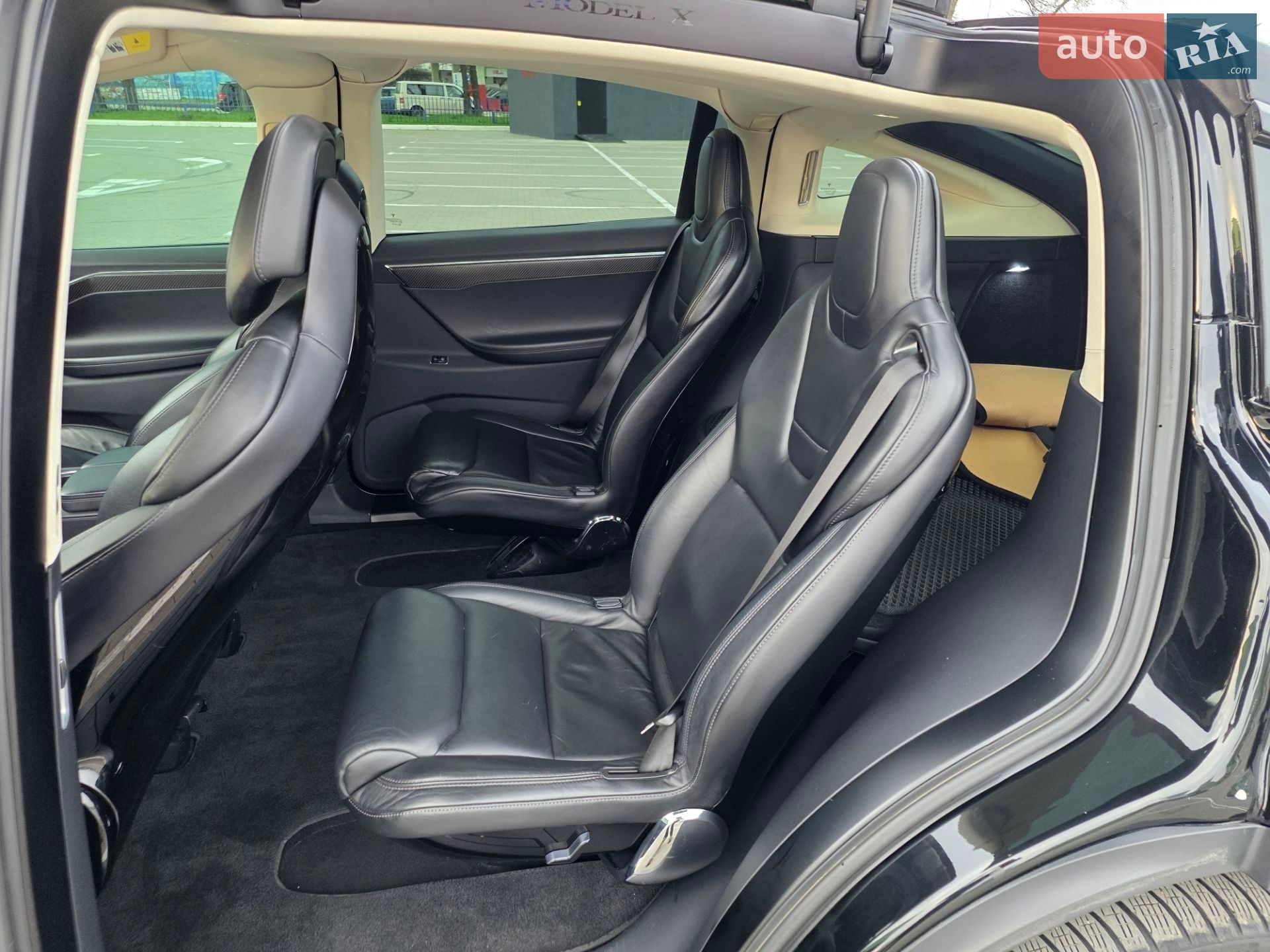 Tesla Model X 2016 VIN 5YJXCBE21GF011984 фото оголошення 27 з 43