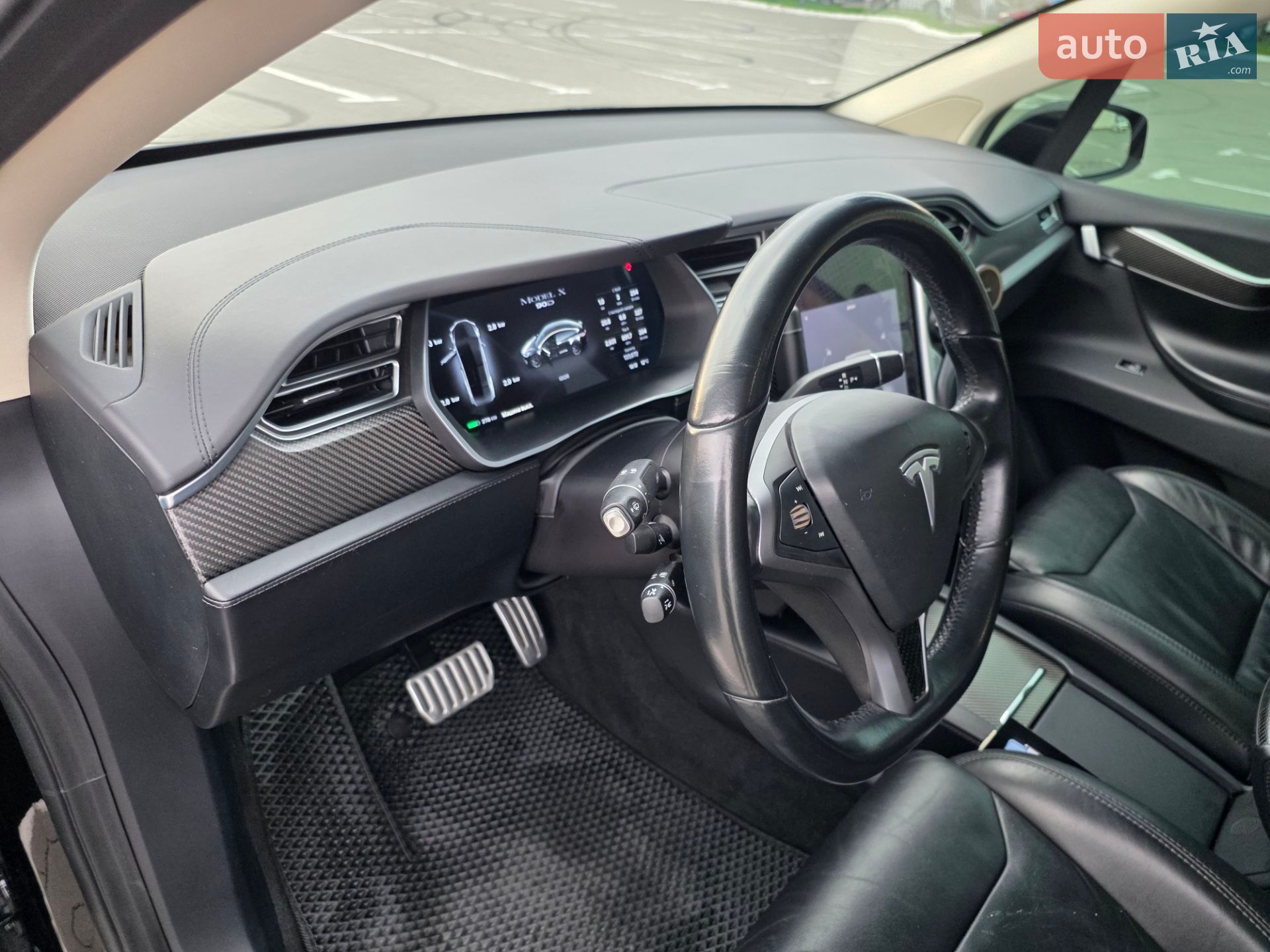 Tesla Model X 2016 VIN 5YJXCBE21GF011984 фото оголошення 30 з 43