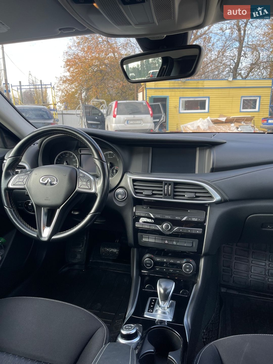 Infiniti QX30 2017 VIN SJKCH5CP2HA034889 фото оголошення 10 з 19
