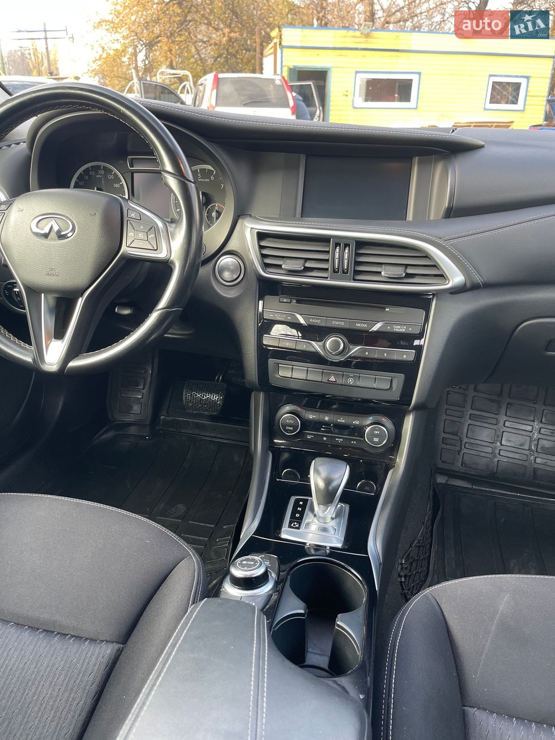 Infiniti QX30 2017 VIN SJKCH5CP2HA034889 фото оголошення 11 з 19