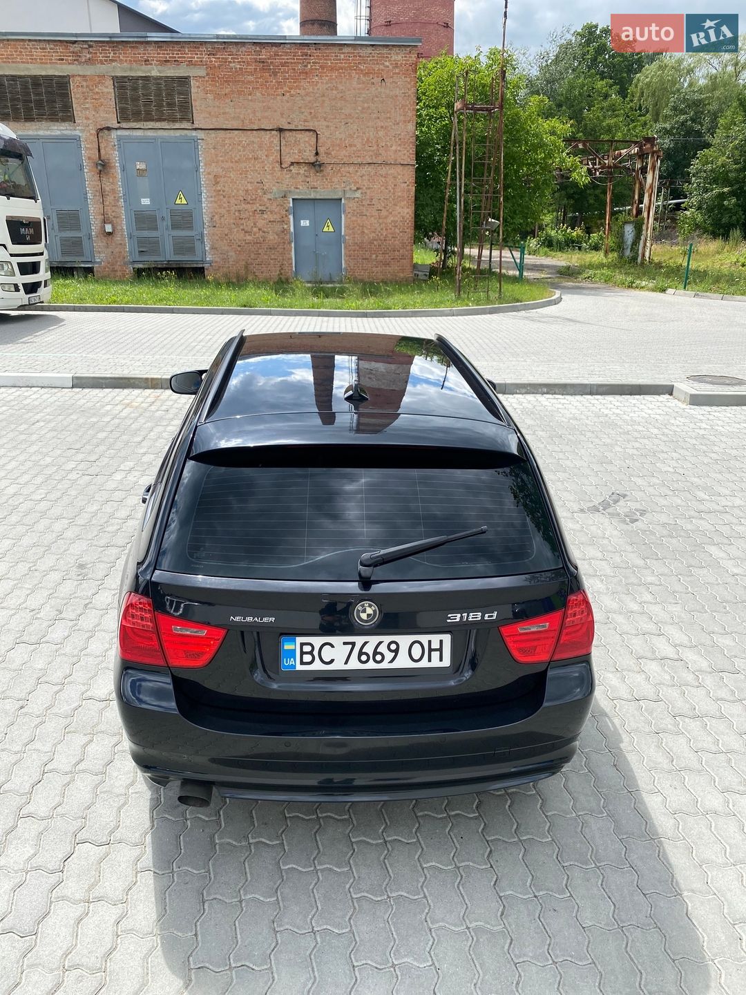 BMW 3 Series 2011 VIN WBAUT310X0F020324 фото оголошення 12 з 17