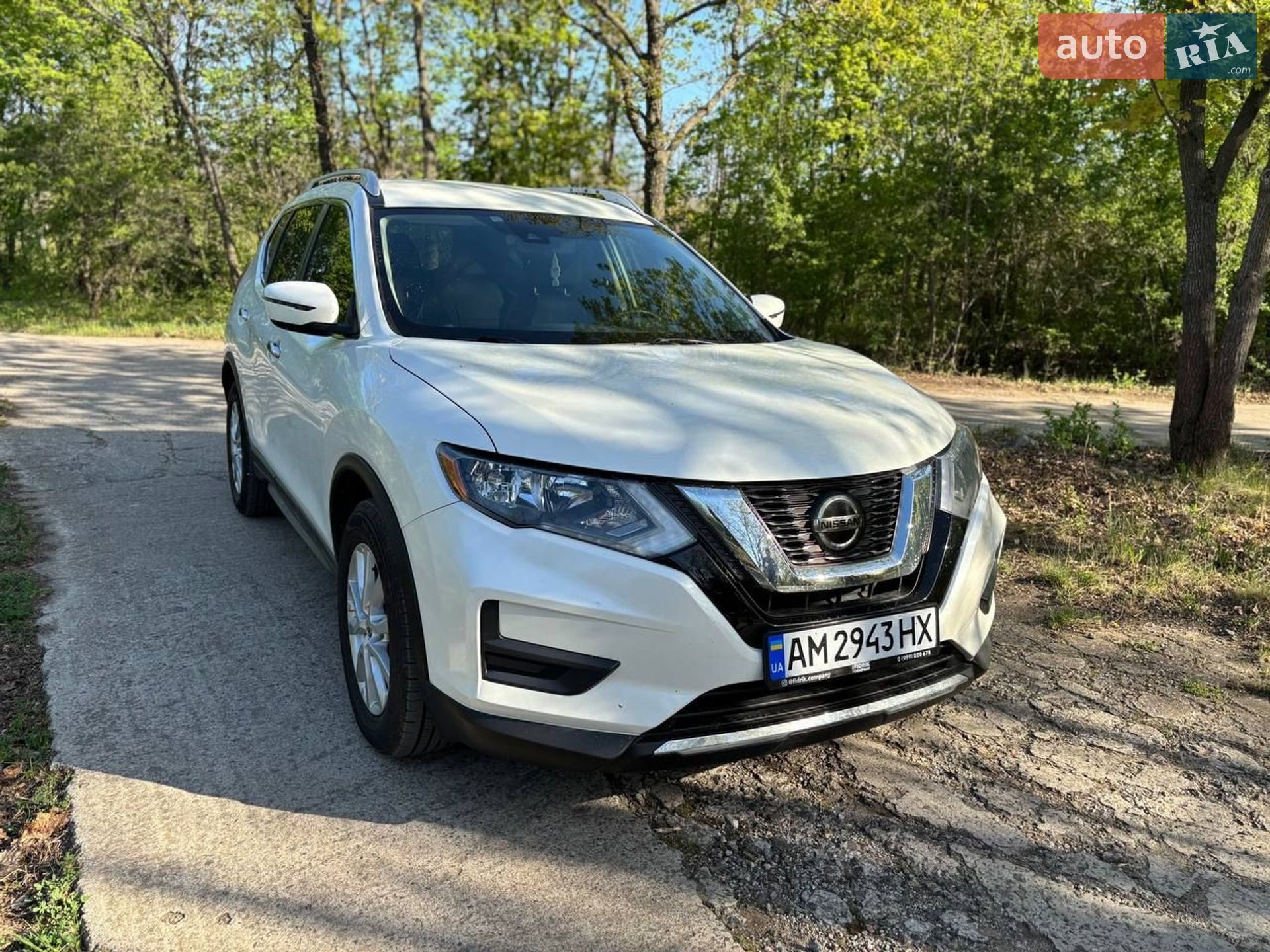 Nissan Rogue 2019 VIN KNMAT2MT2KP544697 фото оголошення 2 з 51