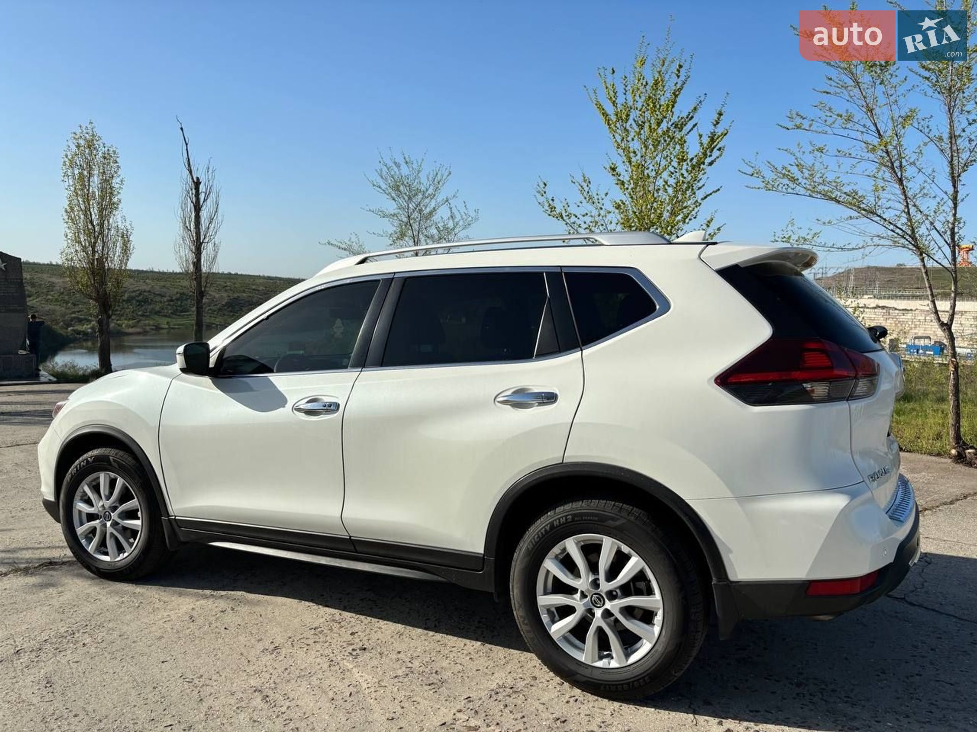 Nissan Rogue 2019 VIN KNMAT2MT2KP544697 фото оголошення 12 з 51