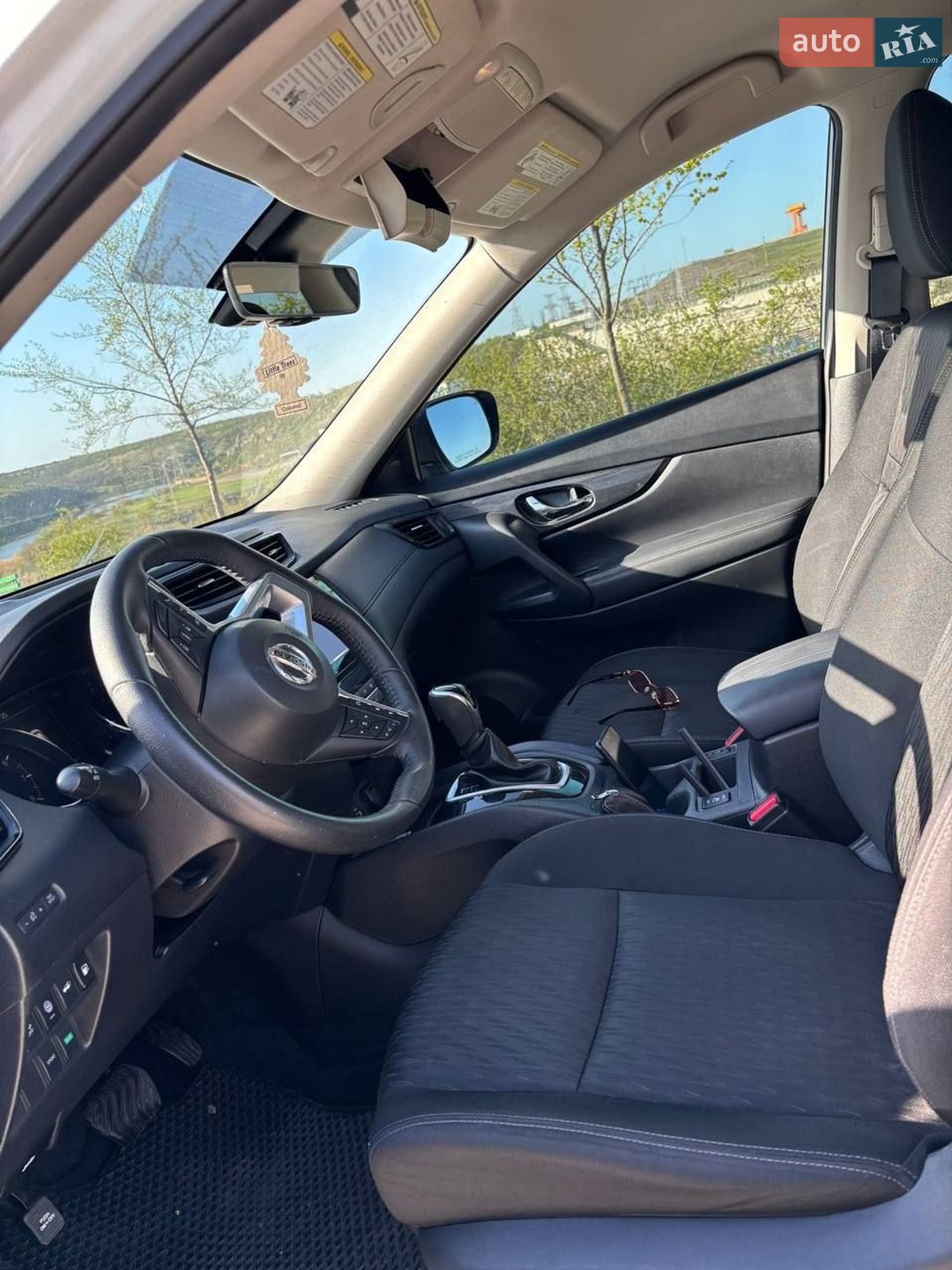 Nissan Rogue 2019 VIN KNMAT2MT2KP544697 фото оголошення 16 з 51