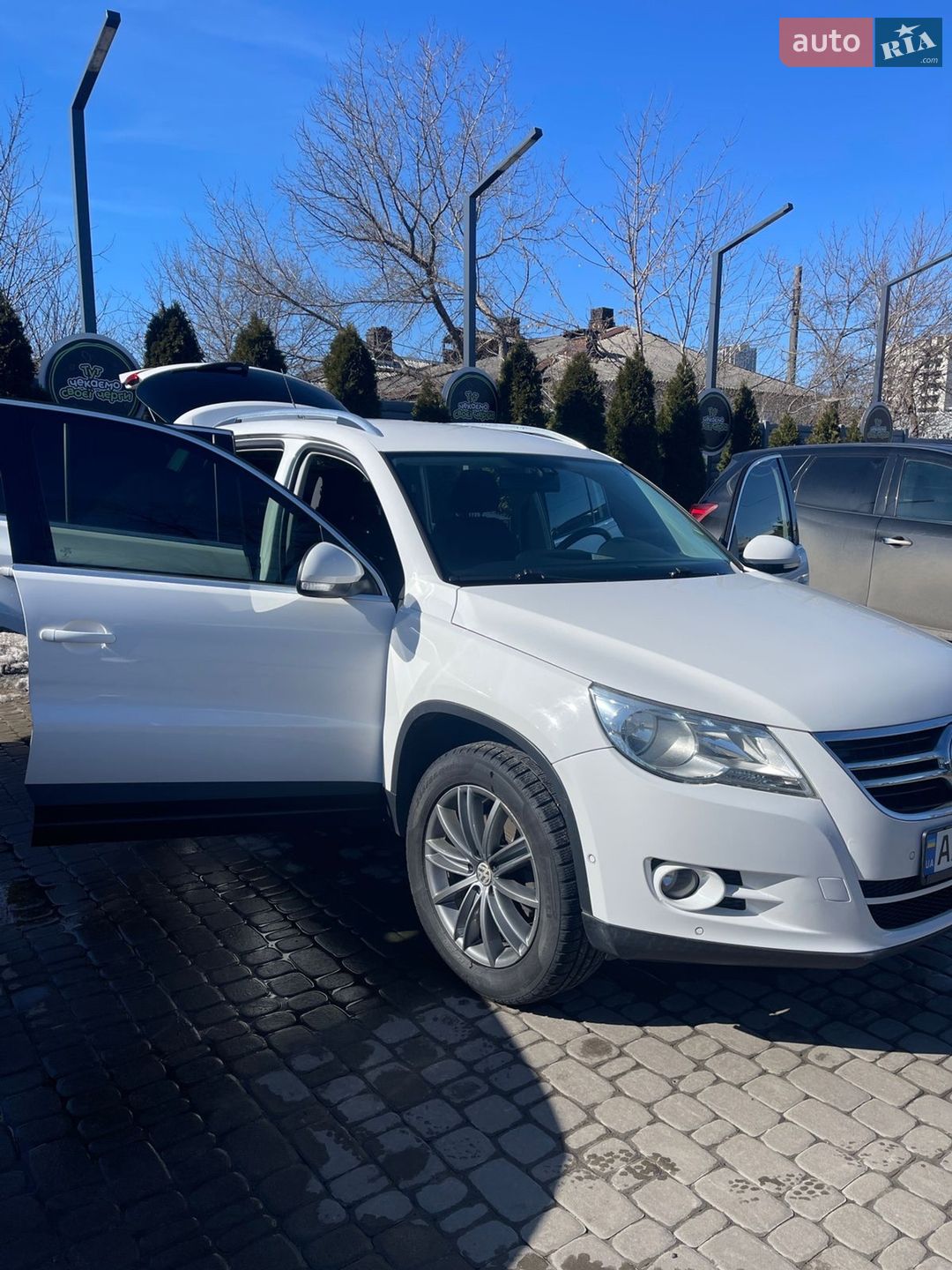 Volkswagen Tiguan 2011 VIN WVGZZZ5NZBW086724 фото оголошення 2 з 15
