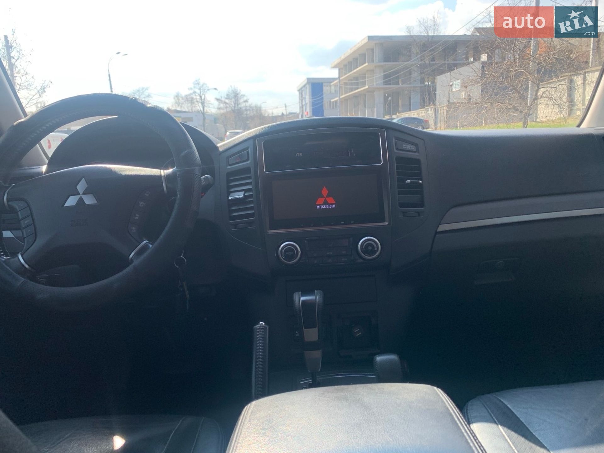 Mitsubishi Pajero 2010 VIN JMBLYV93WAJ000766 фото оголошення 24 з 30