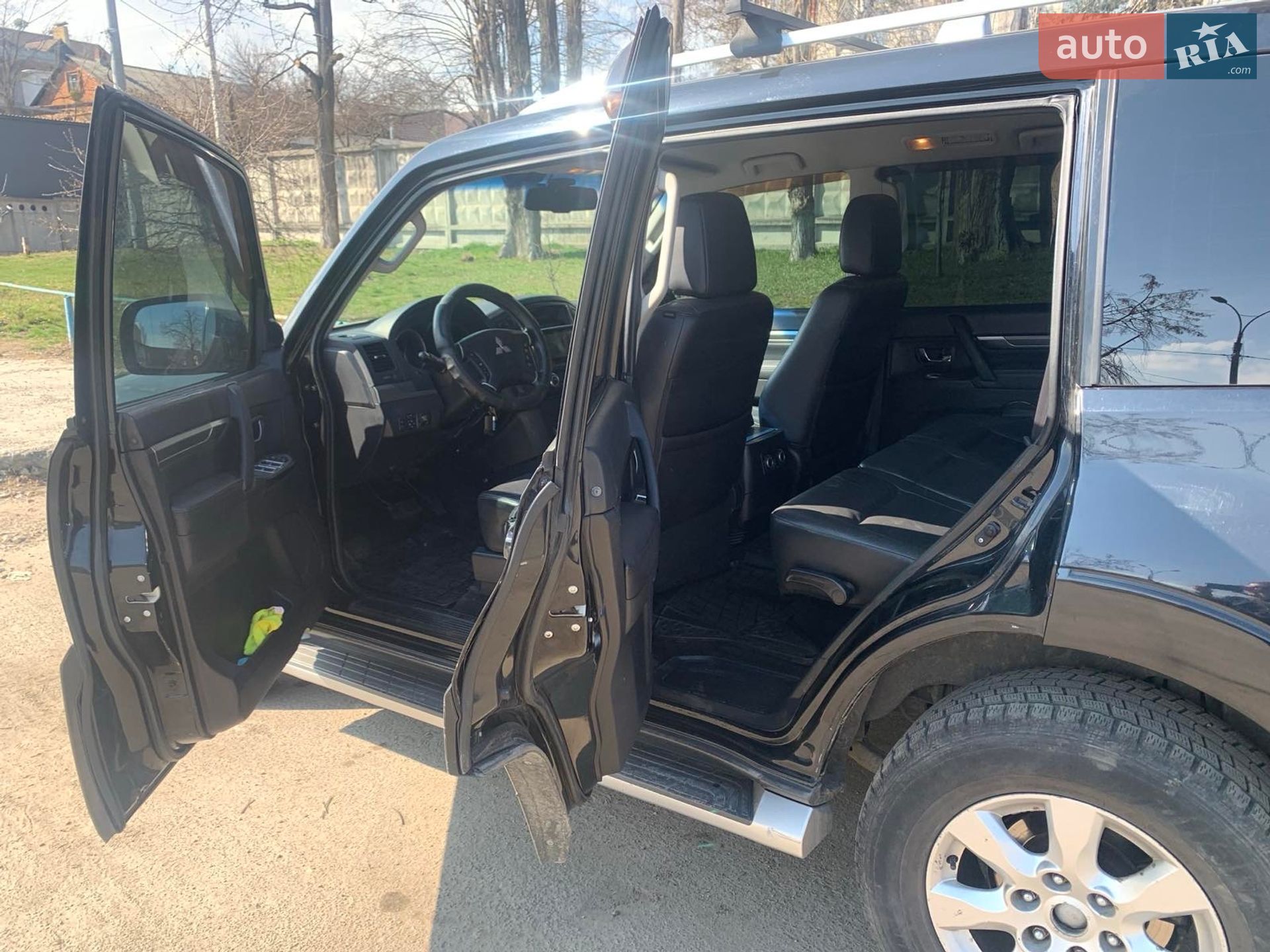 Mitsubishi Pajero 2010 VIN JMBLYV93WAJ000766 фото оголошення 26 з 30