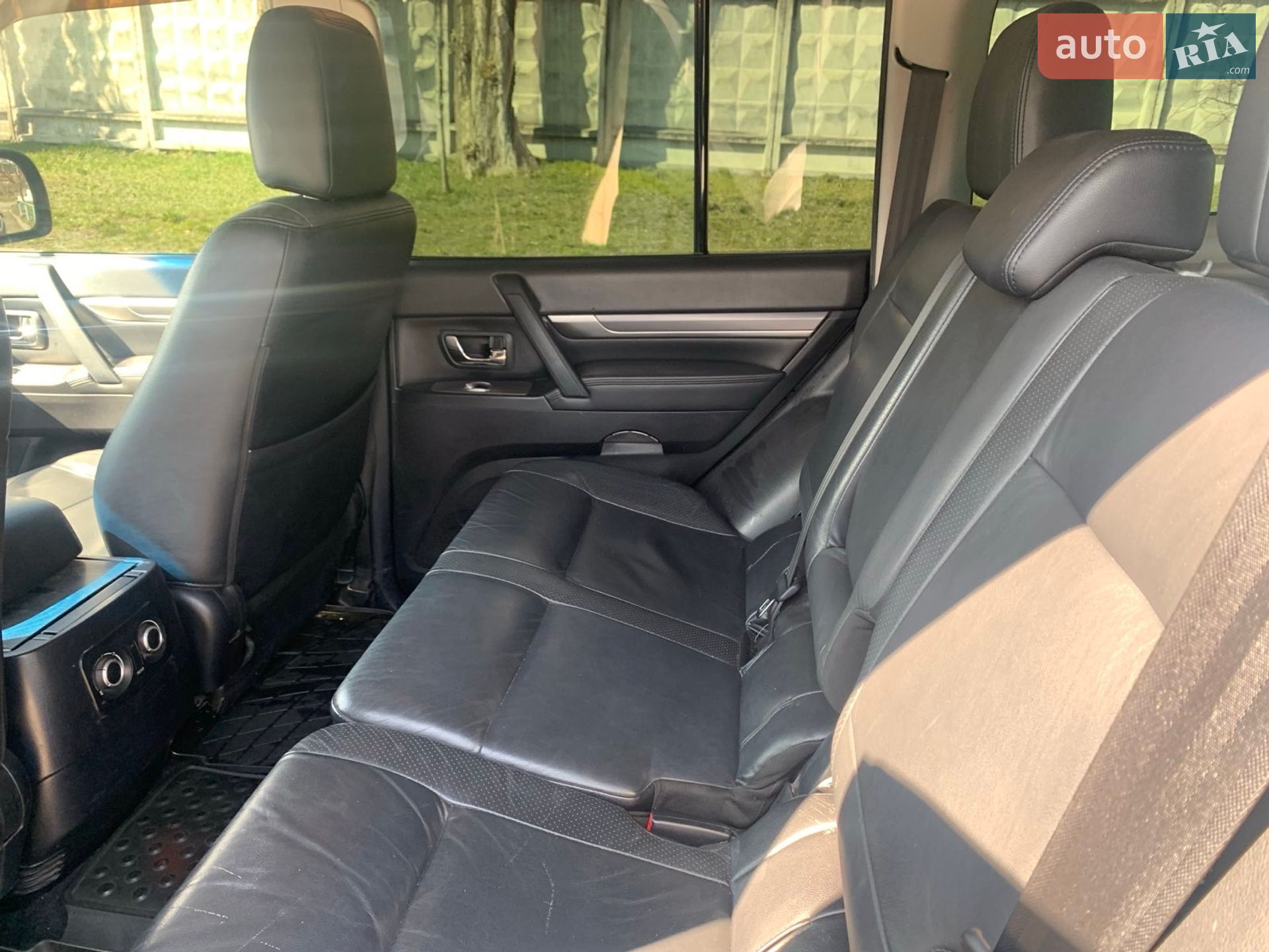 Mitsubishi Pajero 2010 VIN JMBLYV93WAJ000766 фото оголошення 28 з 30