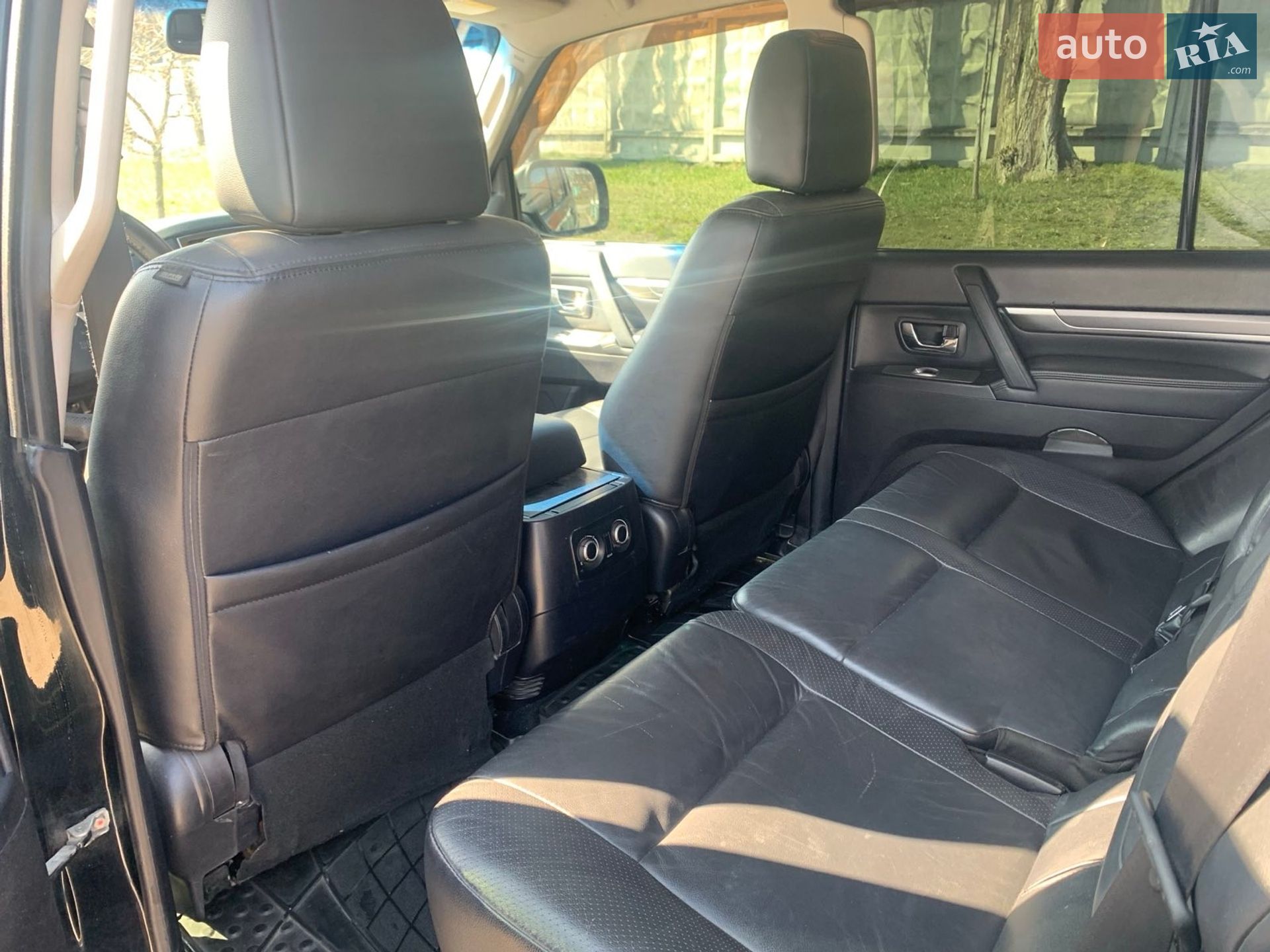 Mitsubishi Pajero 2010 VIN JMBLYV93WAJ000766 фото оголошення 29 з 30