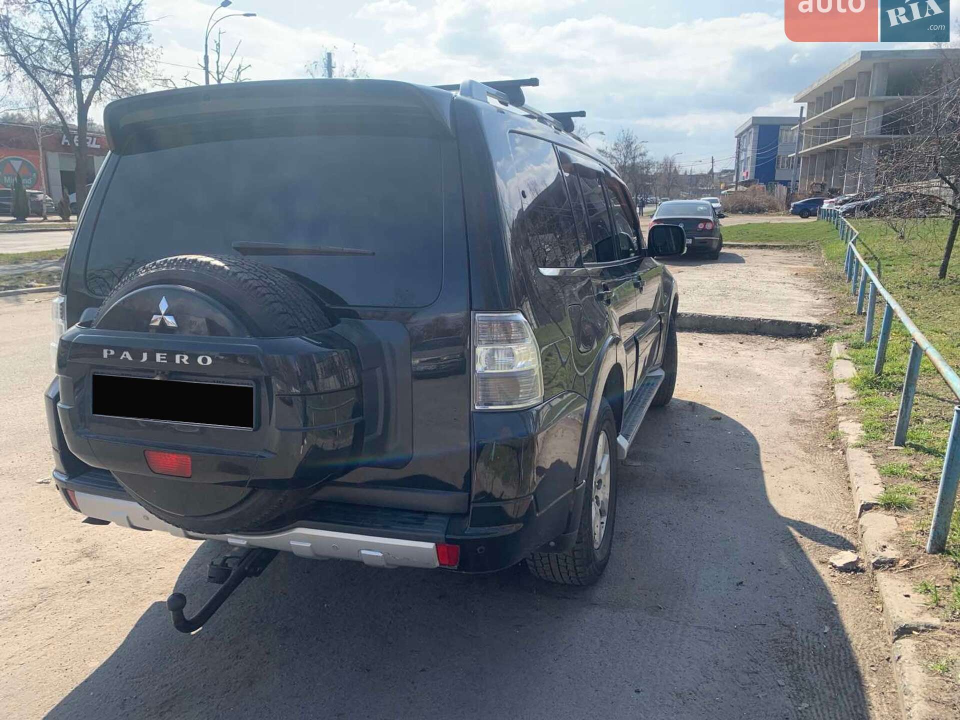 Mitsubishi Pajero 2010 VIN JMBLYV93WAJ000766 фото оголошення 3 з 30